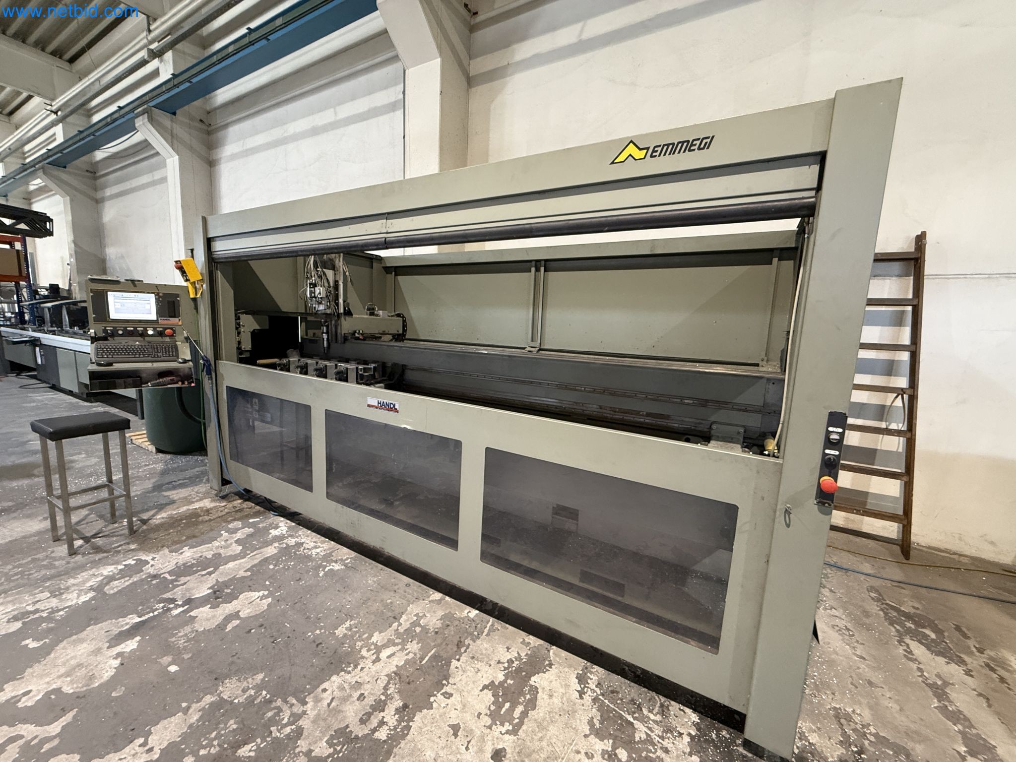 Emmegi Phantomatic T4 A machining center and ELMAG UFM 125 universal milling machine-1