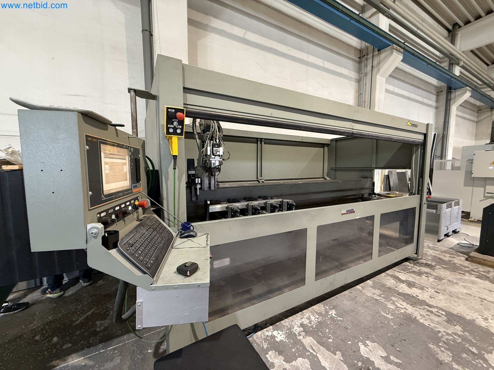 Emmegi Phantomatic T4 A machining center and ELMAG UFM 125 universal milling machine-2