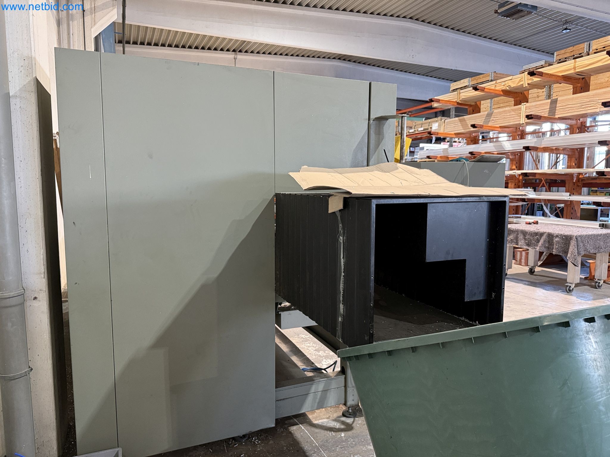 Emmegi Phantomatic T4 A machining center and ELMAG UFM 125 universal milling machine-43