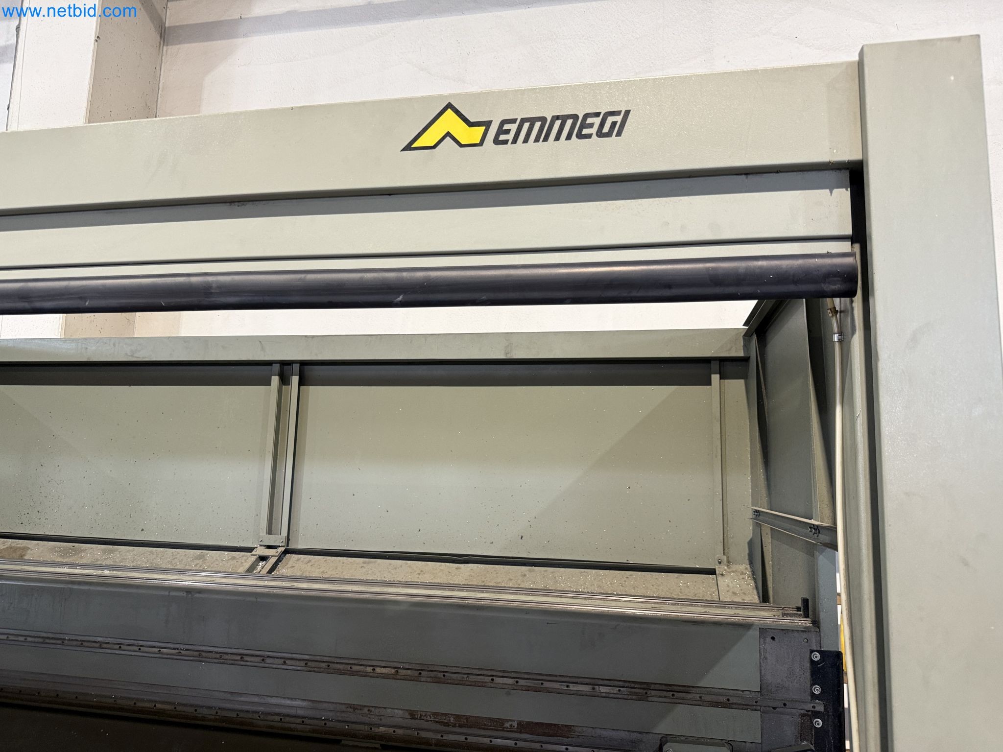 Emmegi Phantomatic T4 A machining center and ELMAG UFM 125 universal milling machine-5
