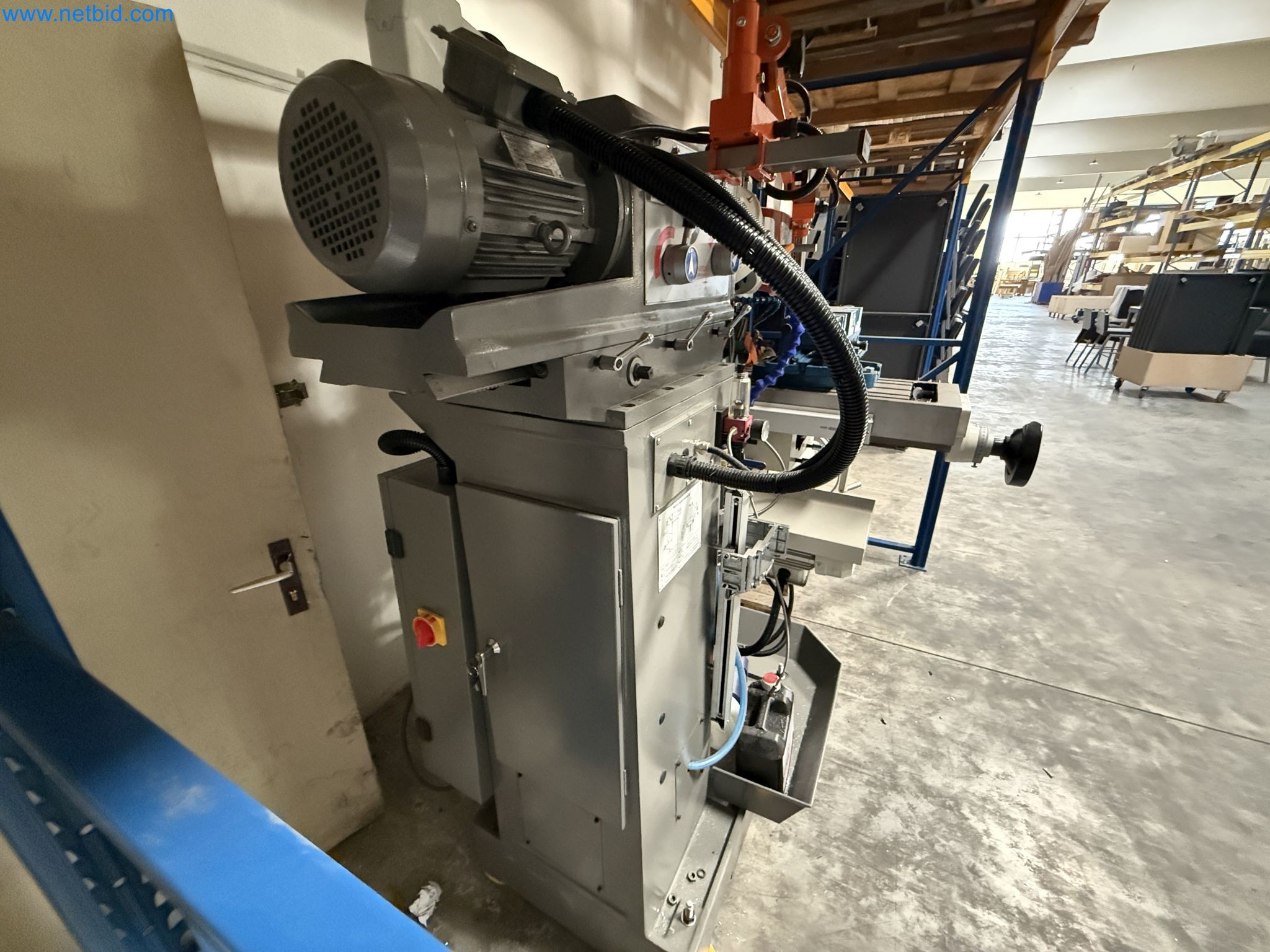Emmegi Phantomatic T4 A machining center and ELMAG UFM 125 universal milling machine-11