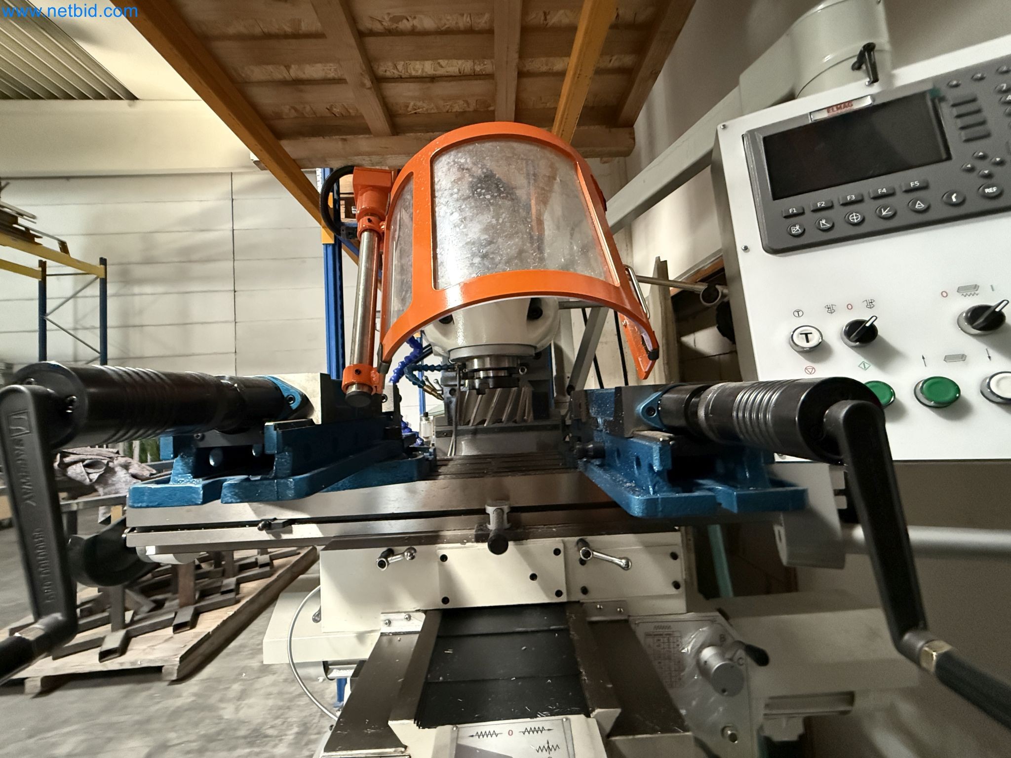 Emmegi Phantomatic T4 A machining center and ELMAG UFM 125 universal milling machine-14