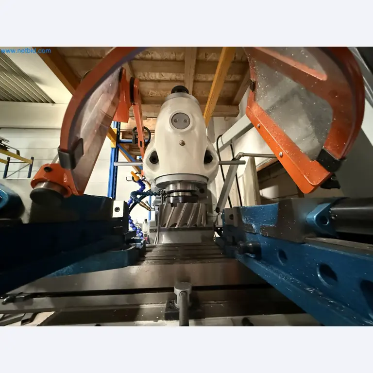 Emmegi Phantomatic T4 A machining center and ELMAG UFM 125 universal milling machine-15