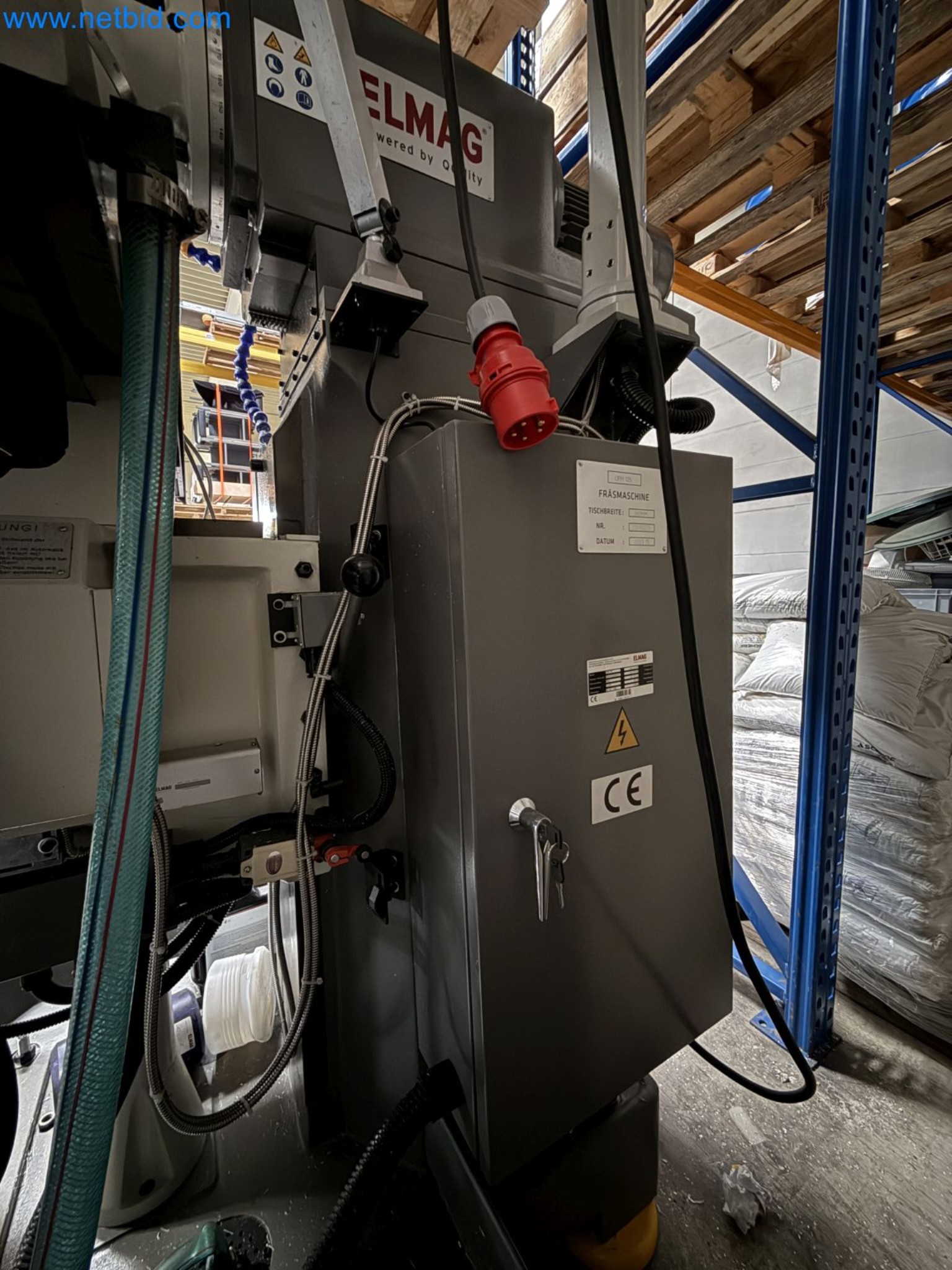 Emmegi Phantomatic T4 A machining center and ELMAG UFM 125 universal milling machine-17