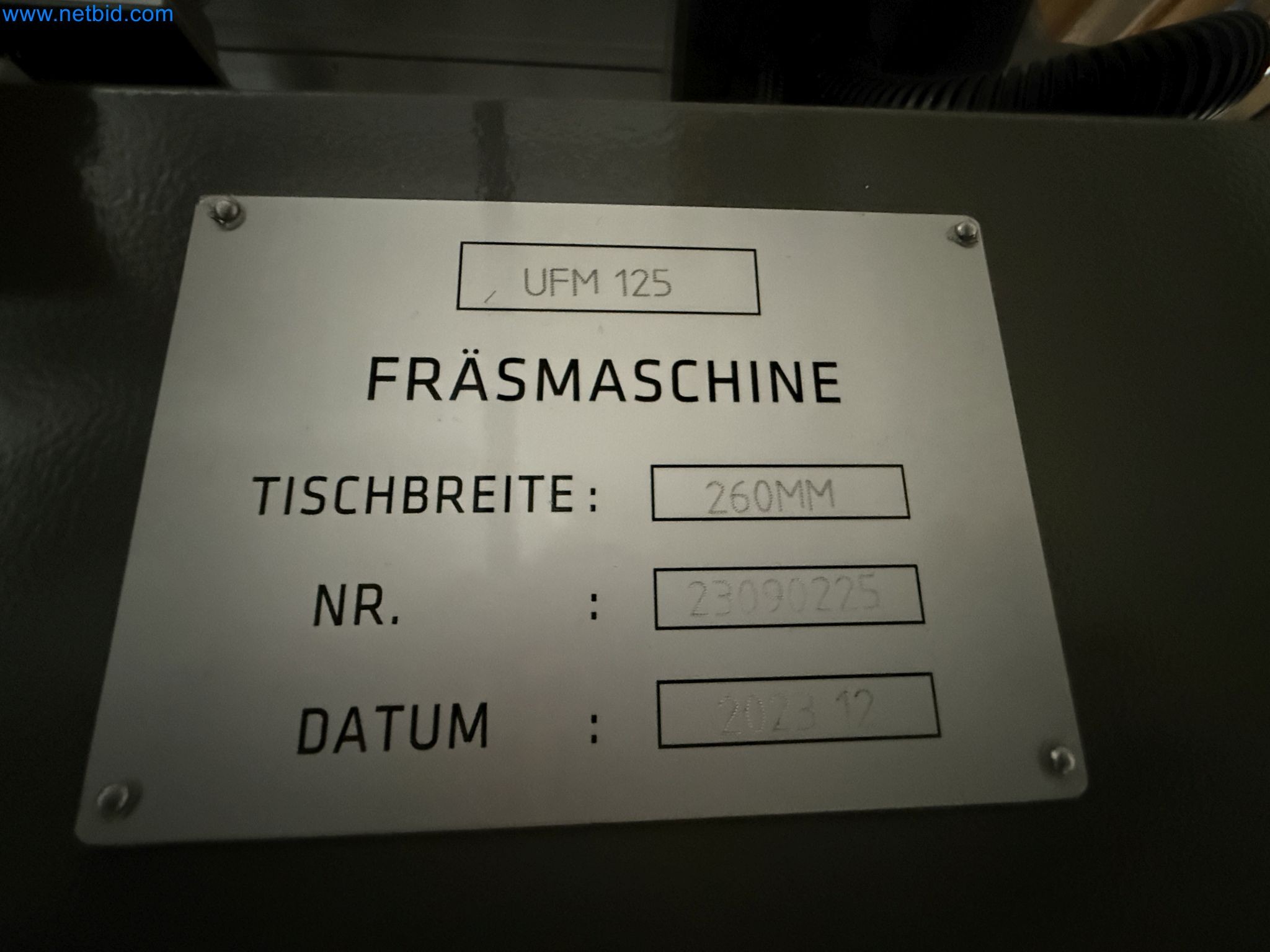 Emmegi Phantomatic T4 A machining center and ELMAG UFM 125 universal milling machine-18