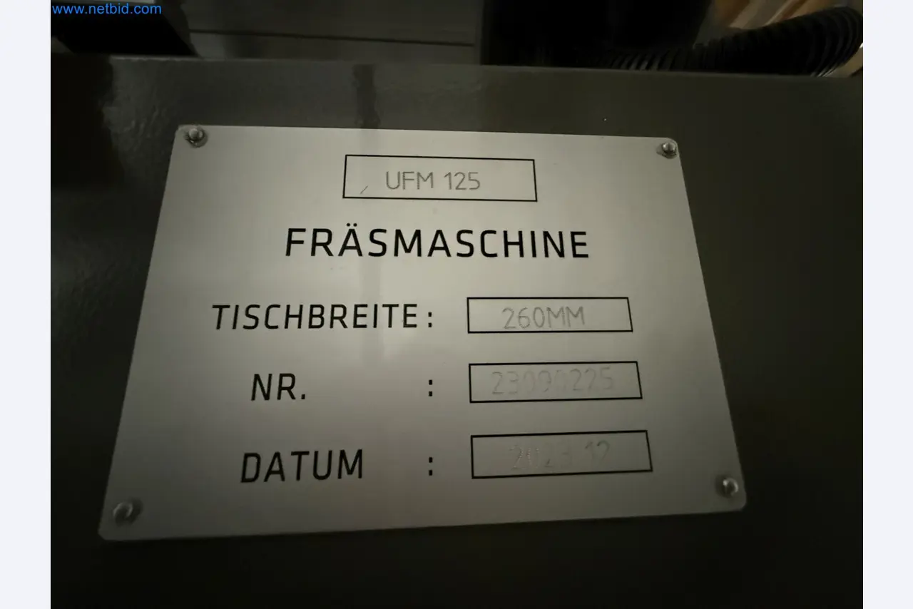 Emmegi Phantomatic T4 A machining center and ELMAG UFM 125 universal milling machine-18