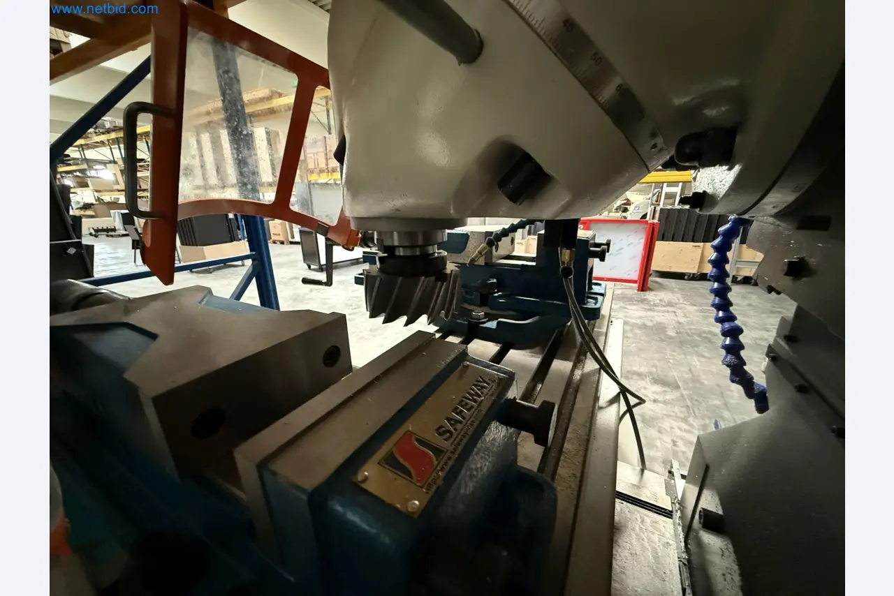 Emmegi Phantomatic T4 A machining center and ELMAG UFM 125 universal milling machine-19