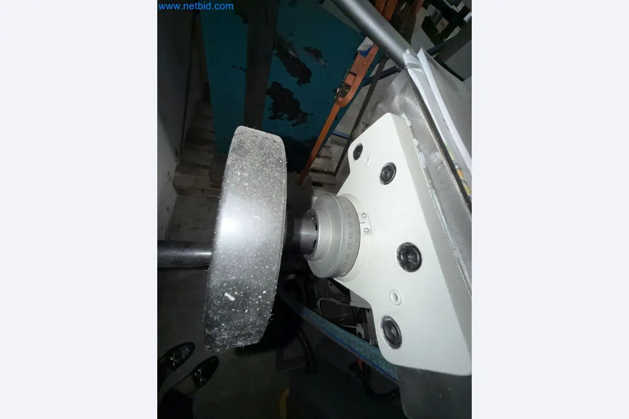 Emmegi Phantomatic T4 A machining center and ELMAG UFM 125 universal milling machine-21