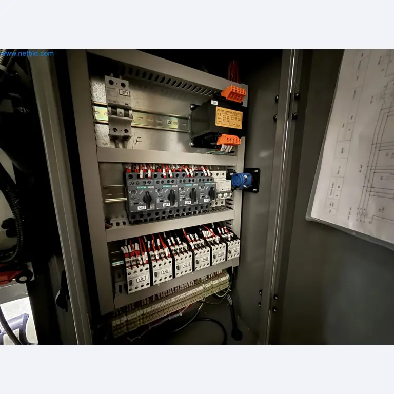 Emmegi Phantomatic T4 A machining center and ELMAG UFM 125 universal milling machine-27