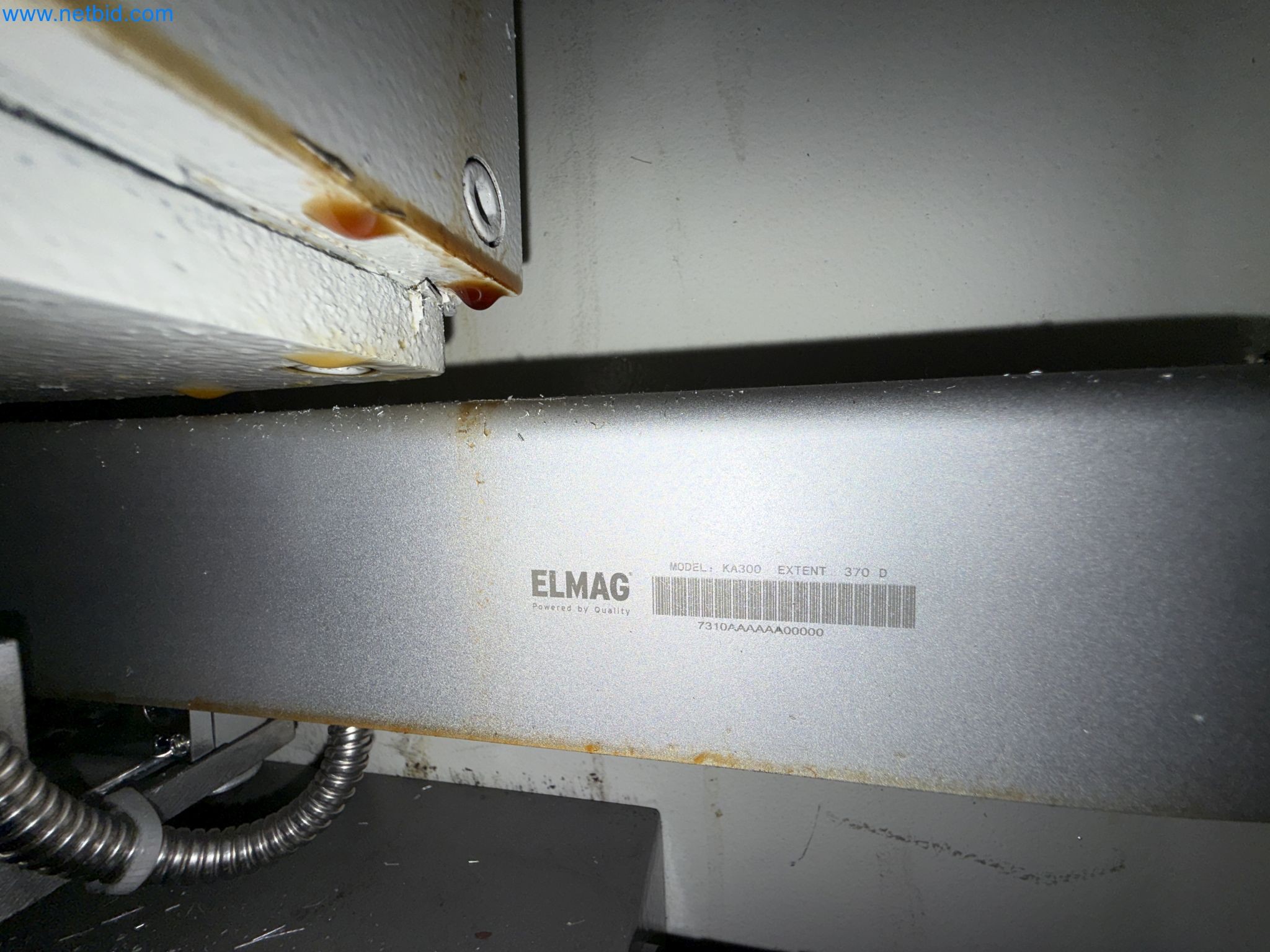 Emmegi Phantomatic T4 A machining center and ELMAG UFM 125 universal milling machine-30