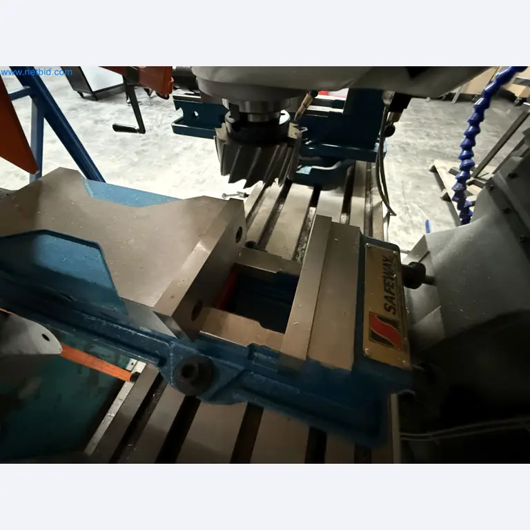 Emmegi Phantomatic T4 A machining center and ELMAG UFM 125 universal milling machine-33