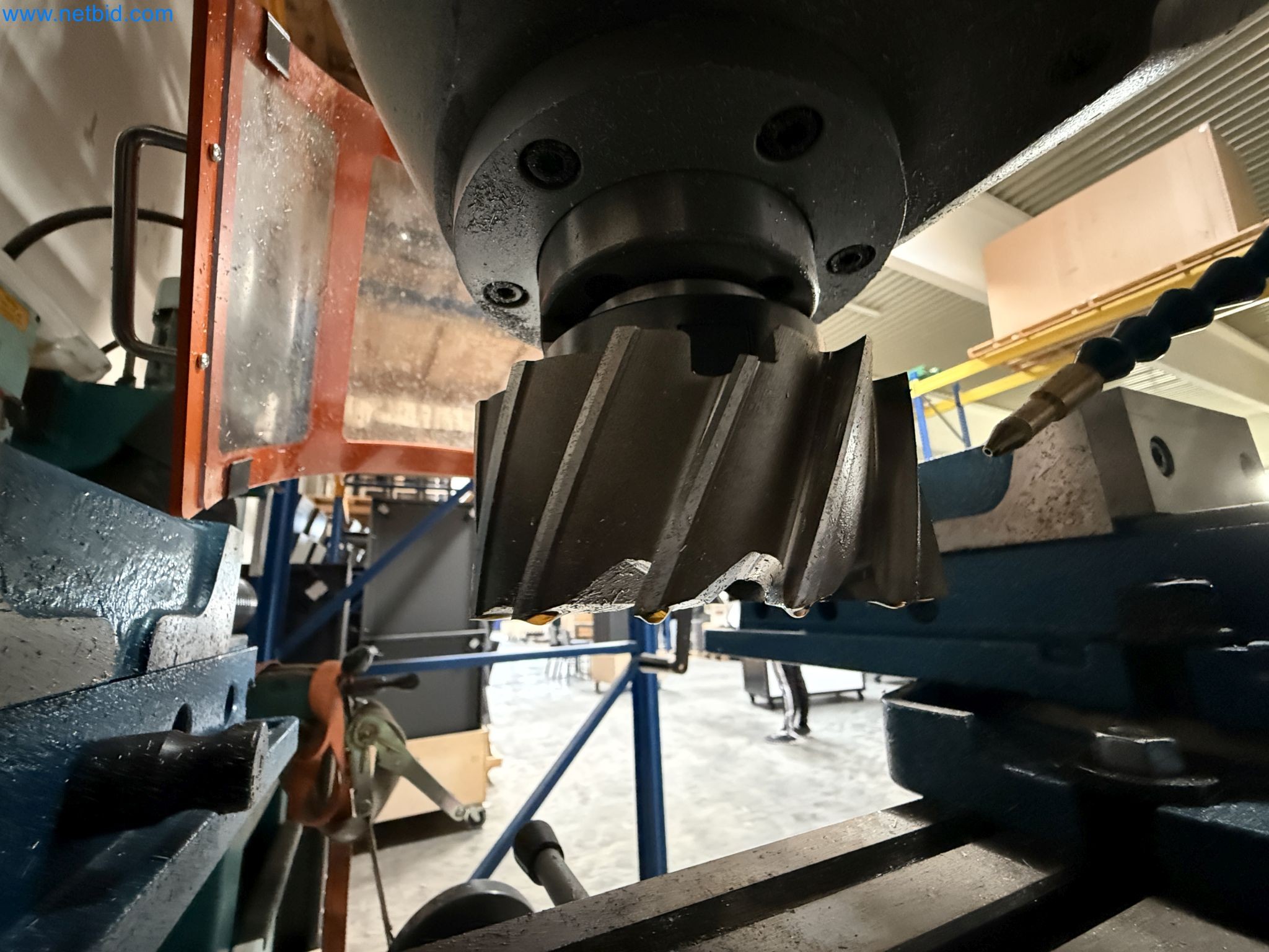 Emmegi Phantomatic T4 A machining center and ELMAG UFM 125 universal milling machine-34