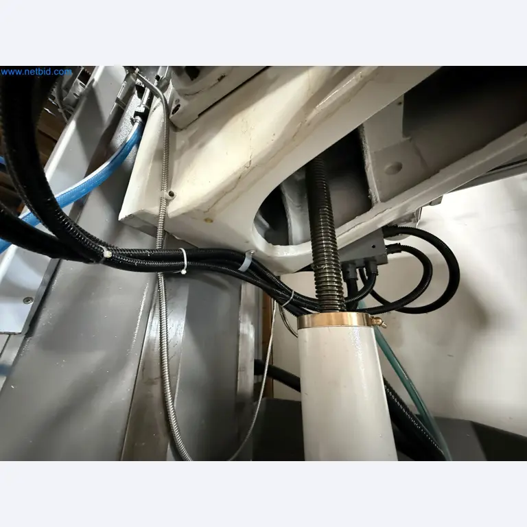 Emmegi Phantomatic T4 A machining center and ELMAG UFM 125 universal milling machine-36