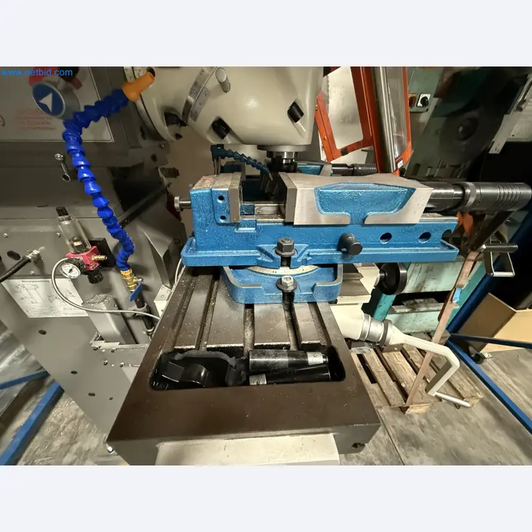 Emmegi Phantomatic T4 A machining center and ELMAG UFM 125 universal milling machine-37