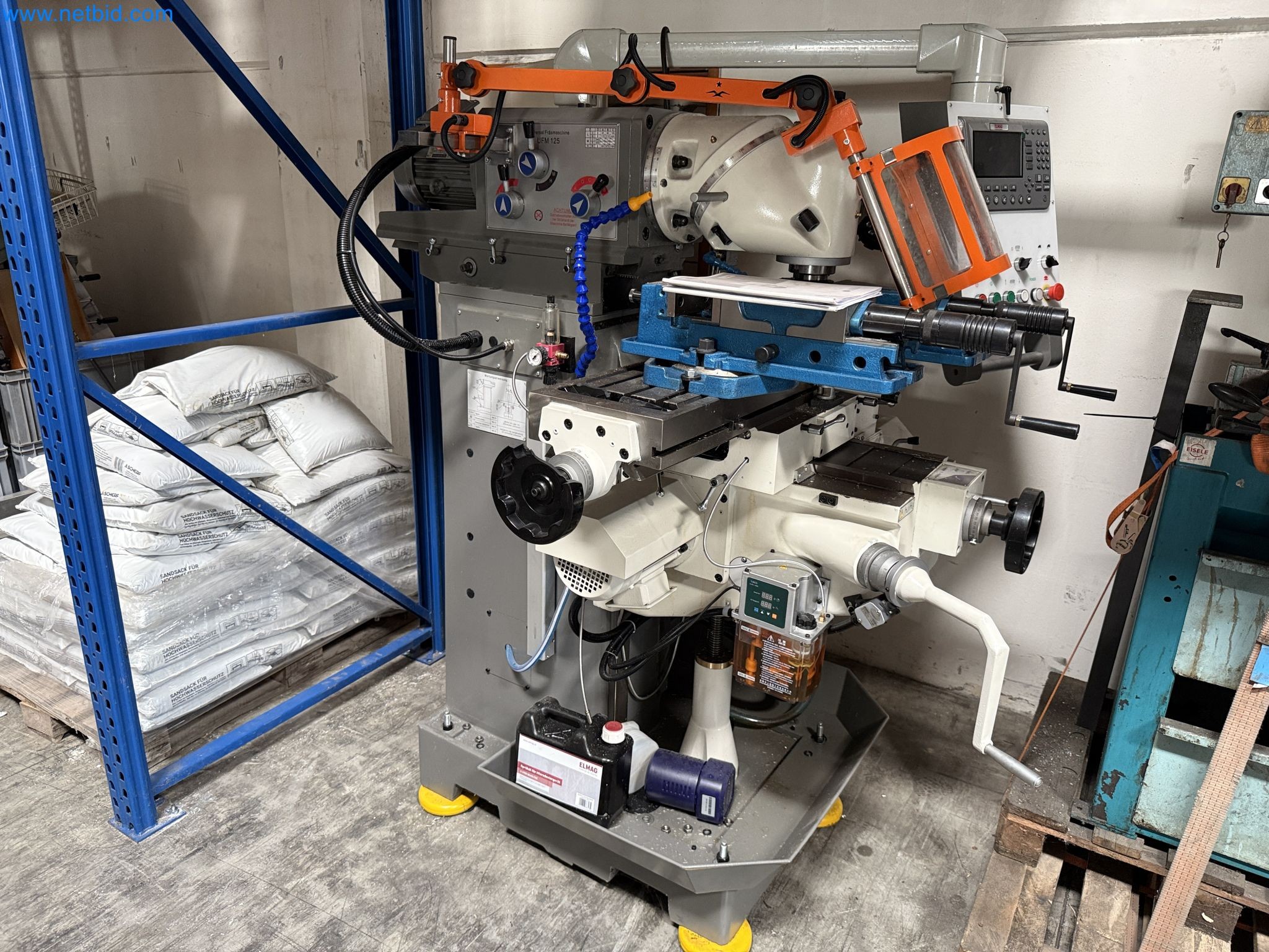 Emmegi Phantomatic T4 A machining center and ELMAG UFM 125 universal milling machine-5