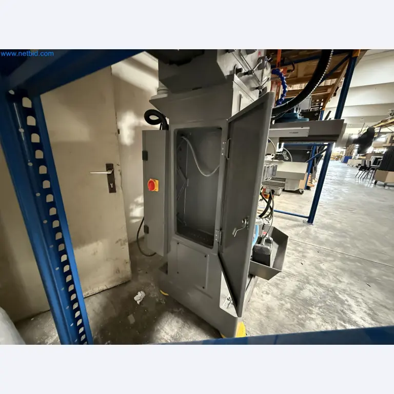 Emmegi Phantomatic T4 A machining center and ELMAG UFM 125 universal milling machine-6