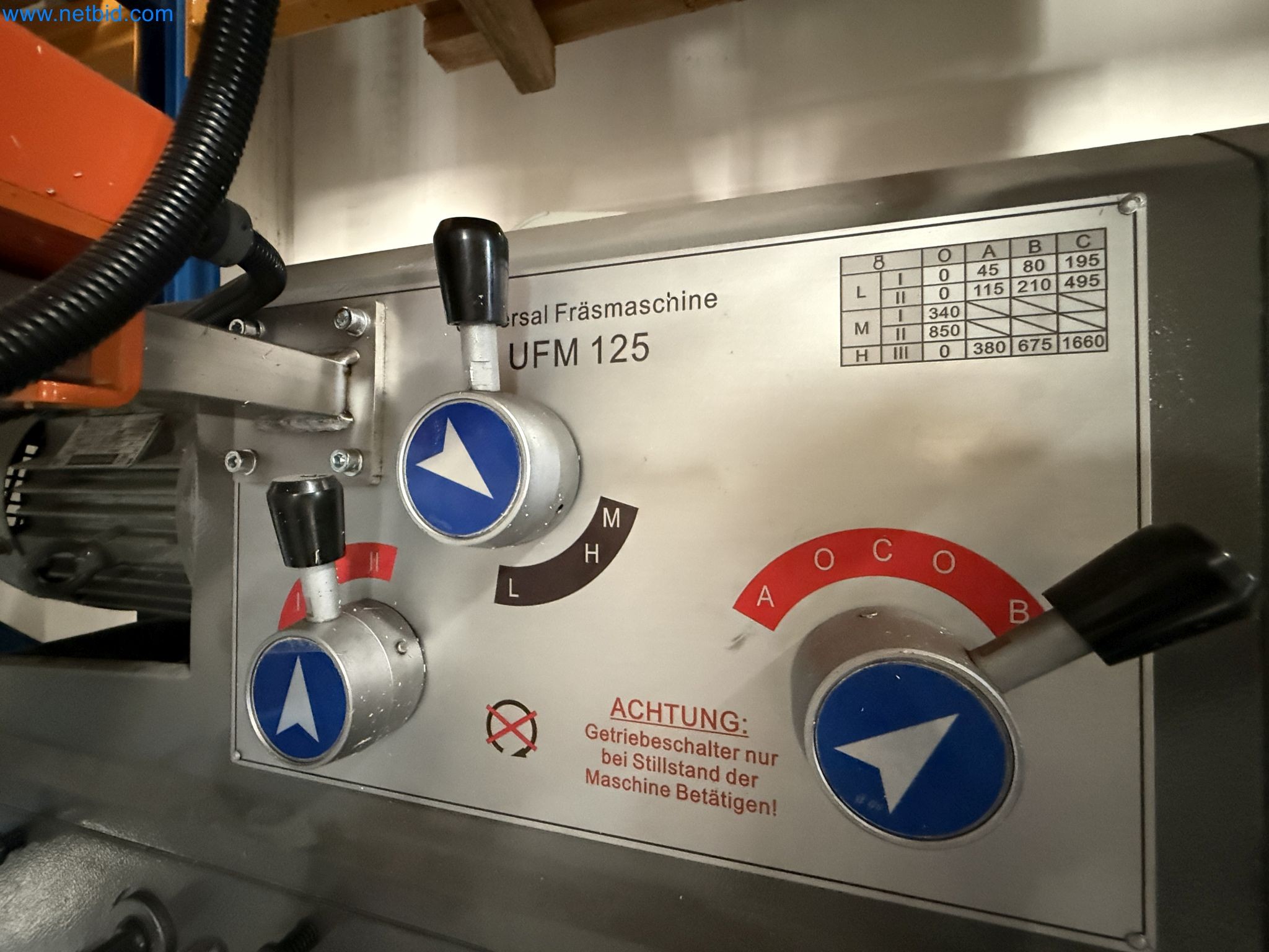 Emmegi Phantomatic T4 A machining center and ELMAG UFM 125 universal milling machine-7