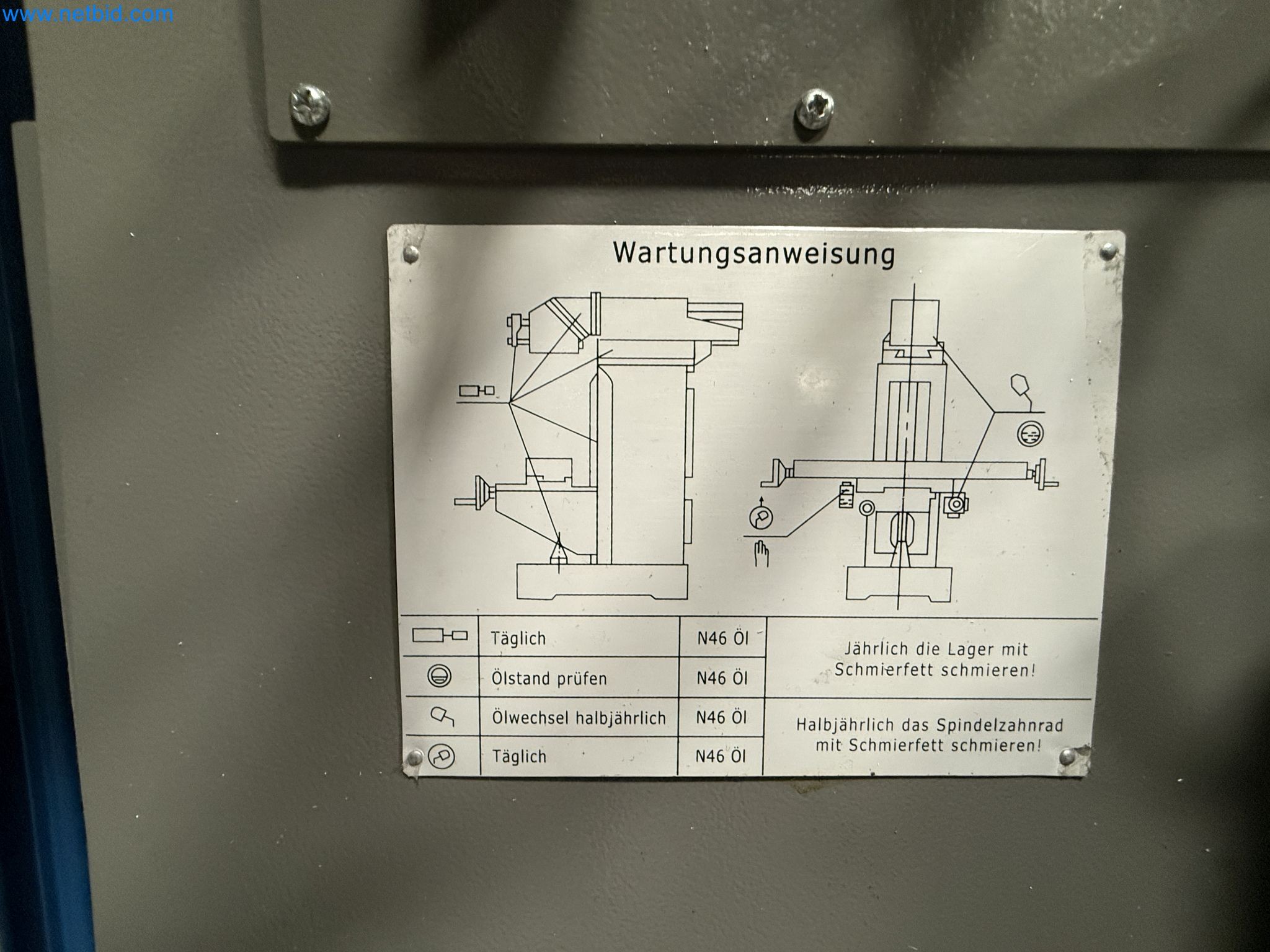 Emmegi Phantomatic T4 A machining center and ELMAG UFM 125 universal milling machine-9