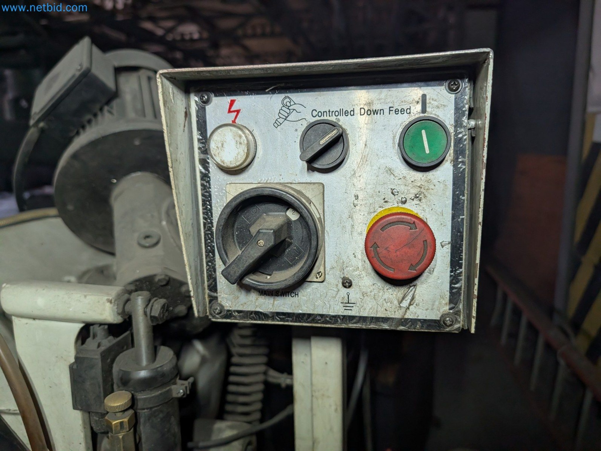 Metalworking machines


-8