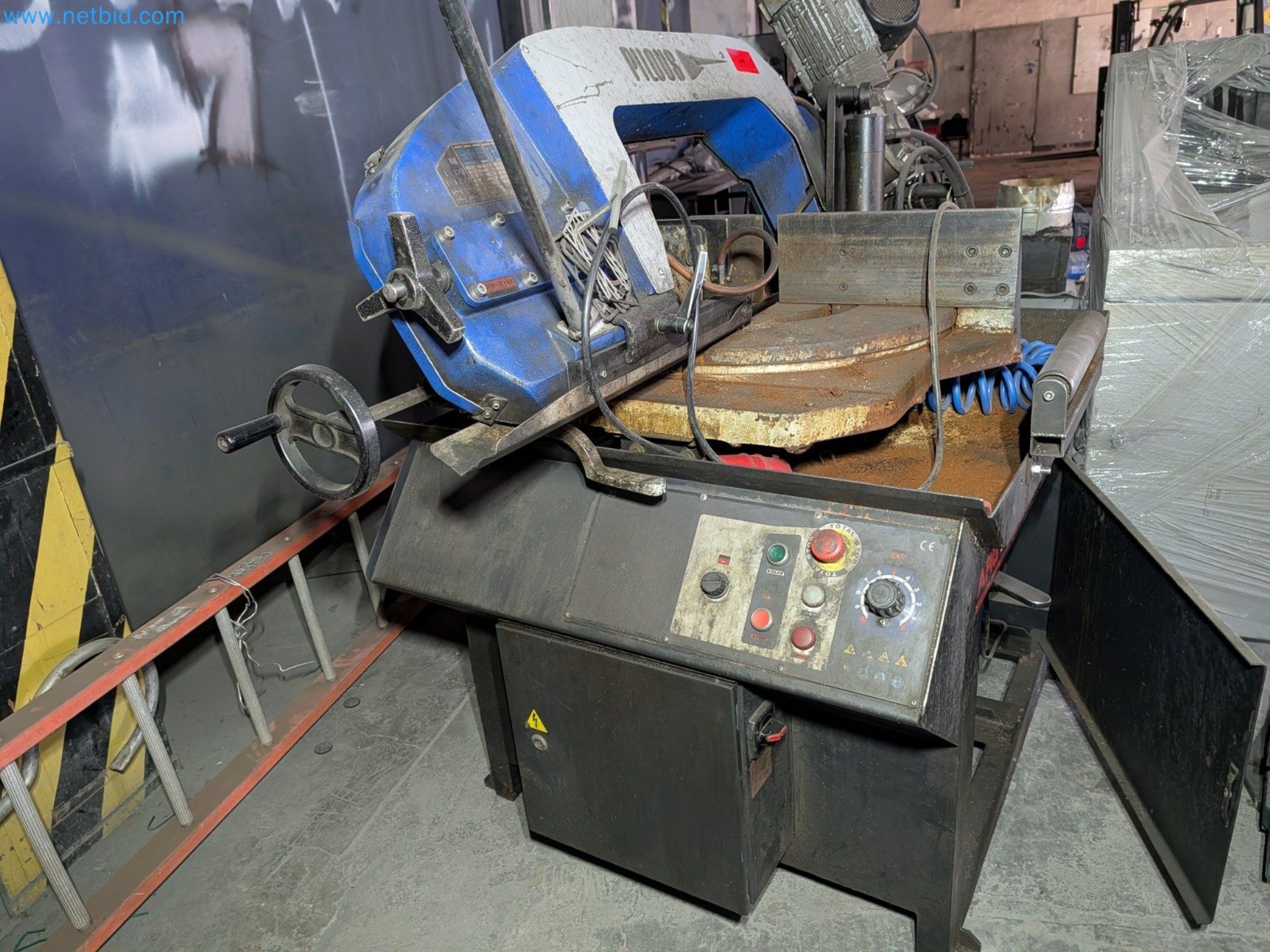 Metalworking machines


-9