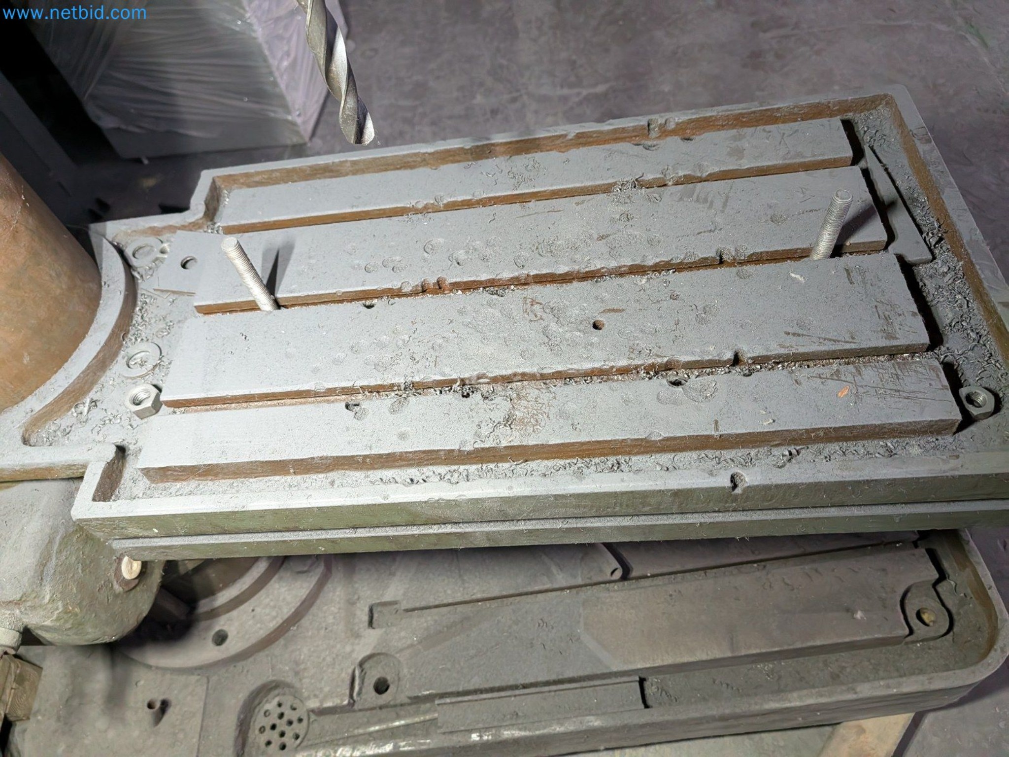 Metalworking machines


-6