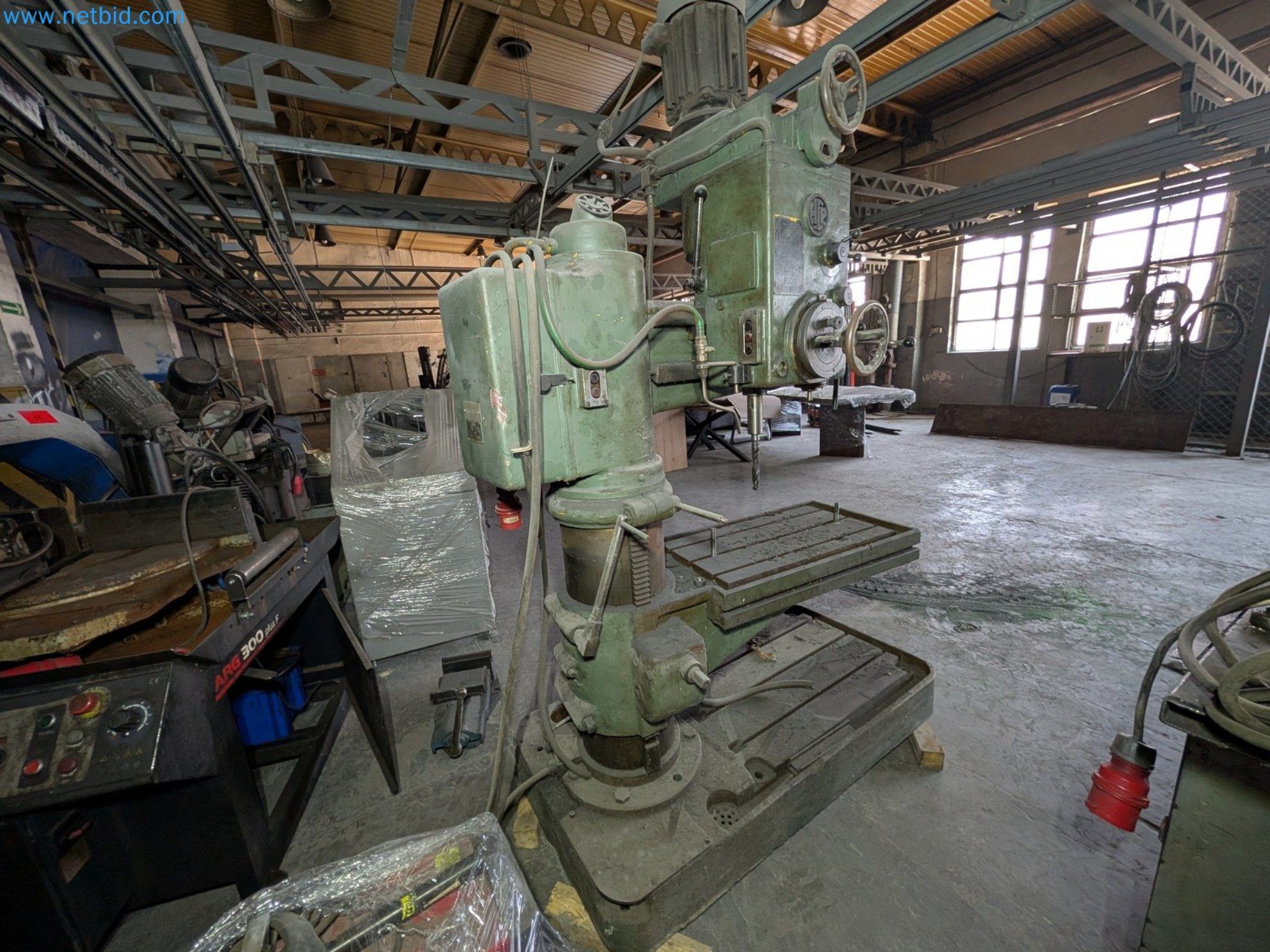 Metalworking machines


-8