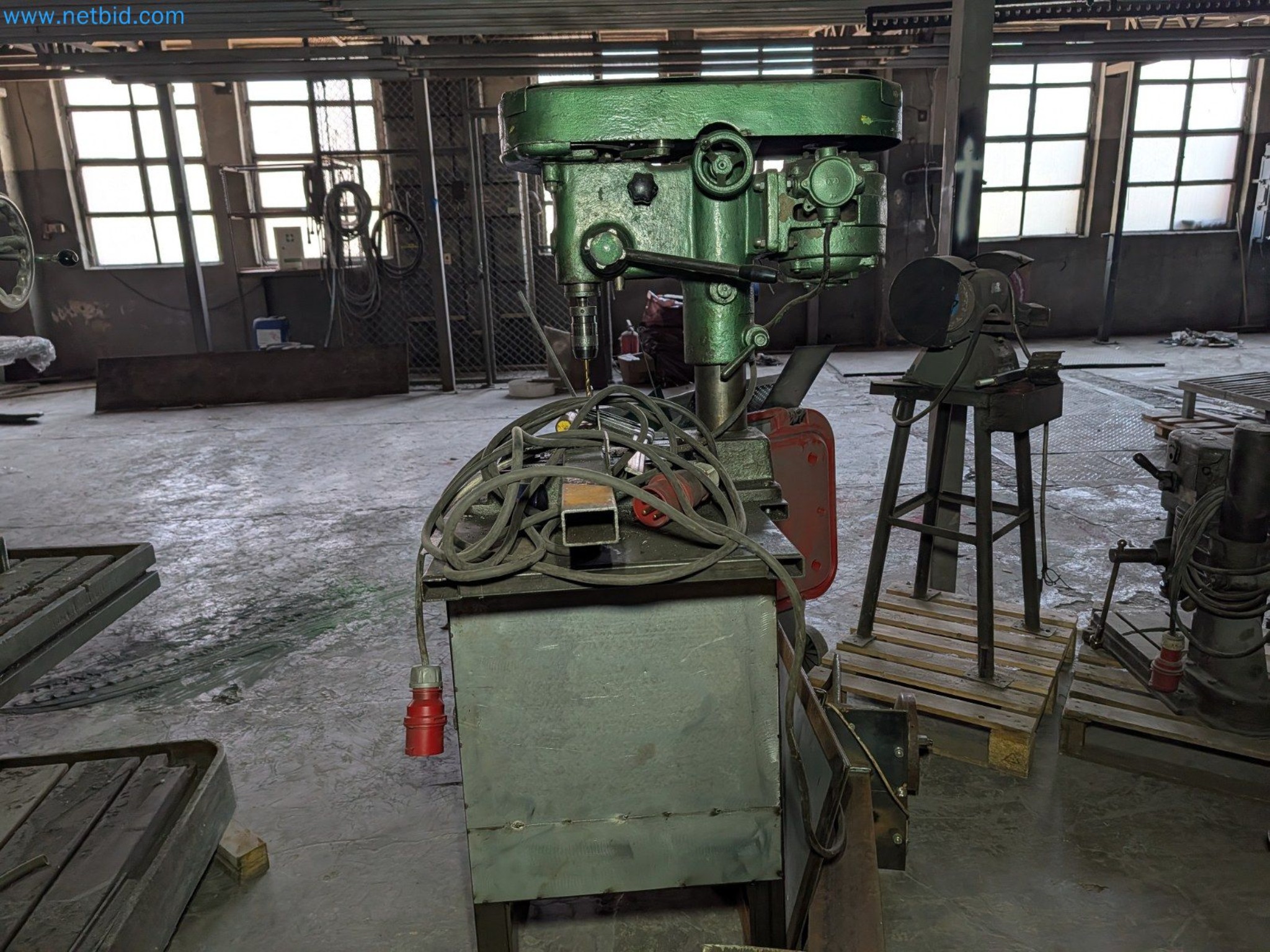 Metalworking machines


-6