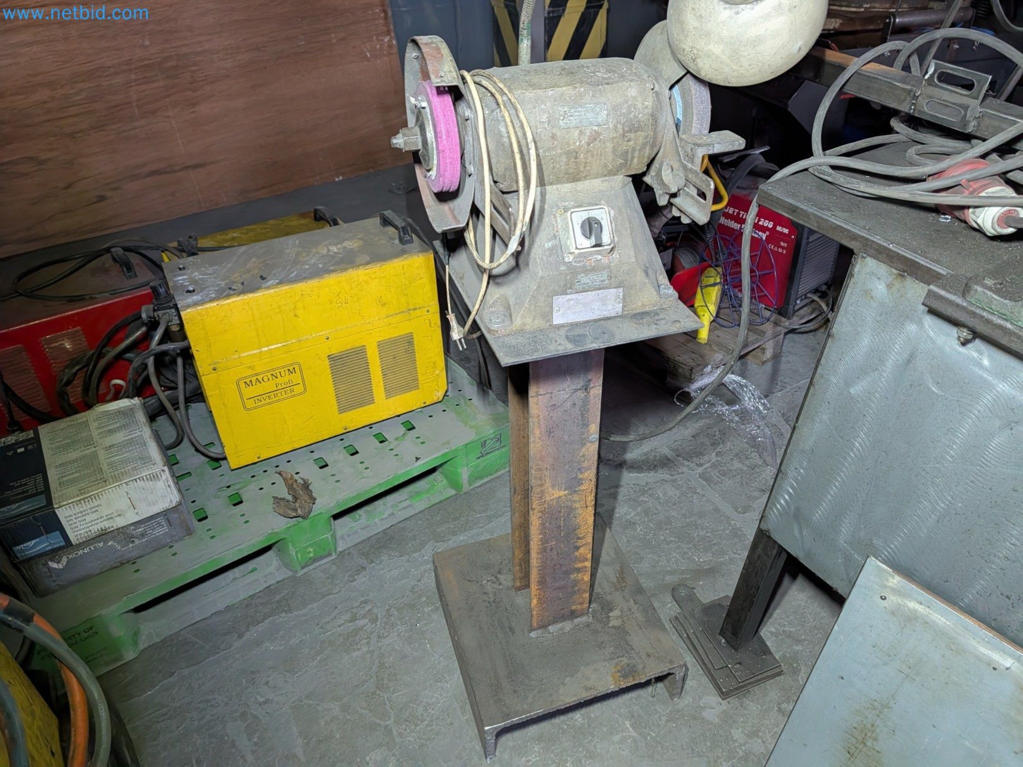 Metalworking machines


-11