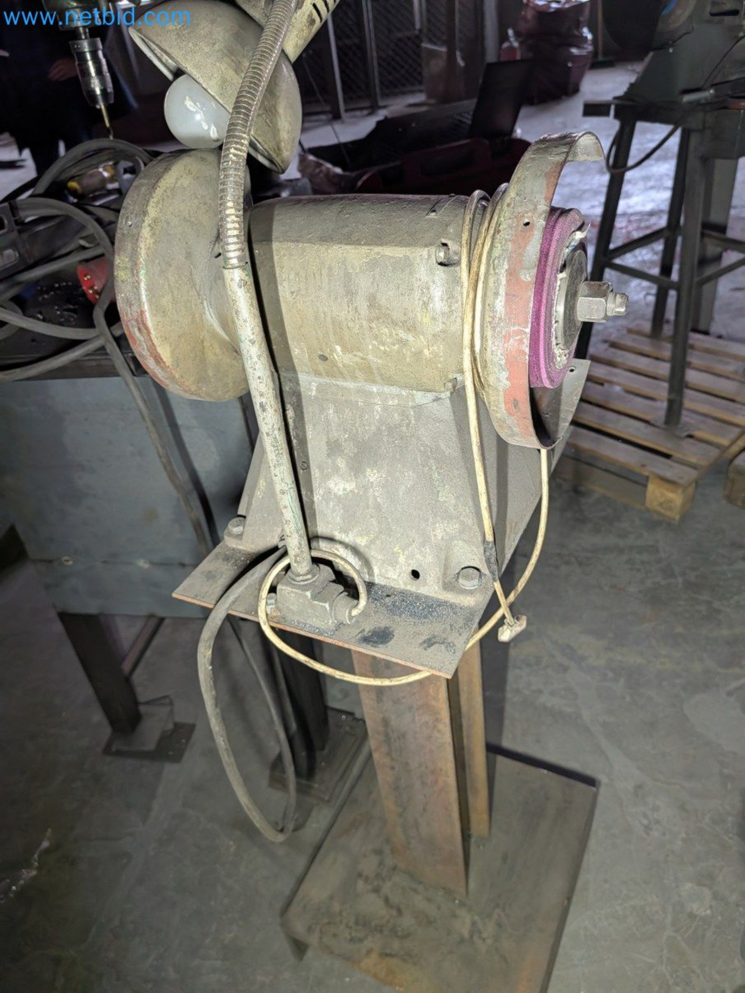 Metalworking machines


-13