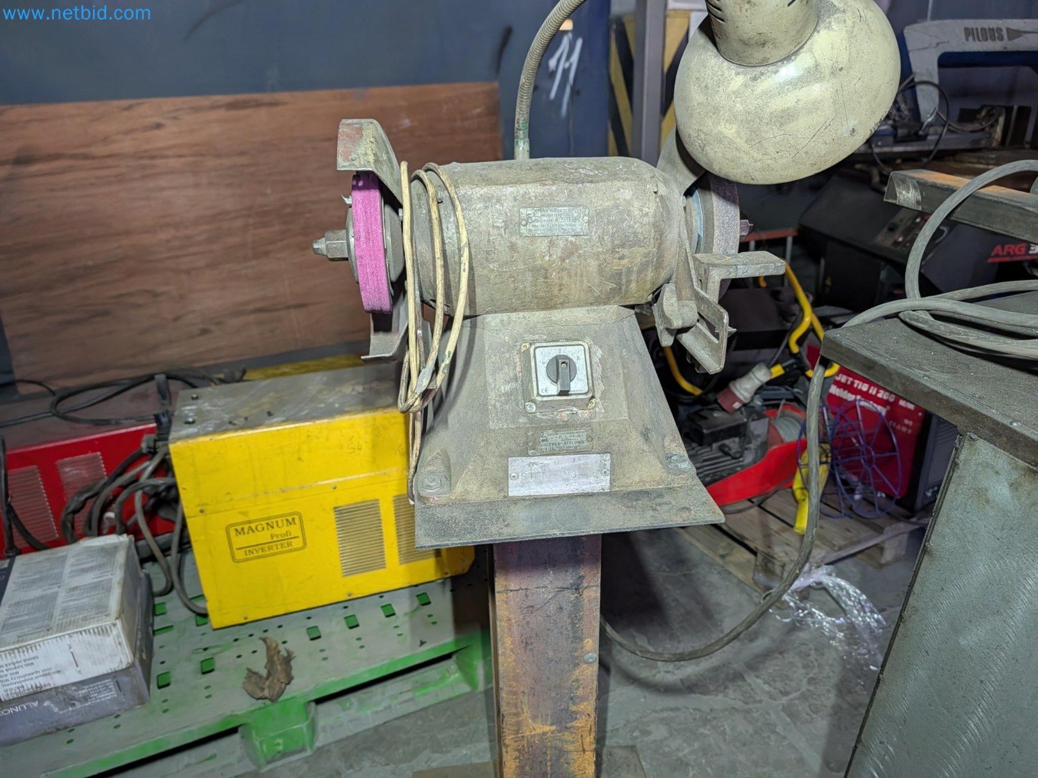 Metalworking machines


-7