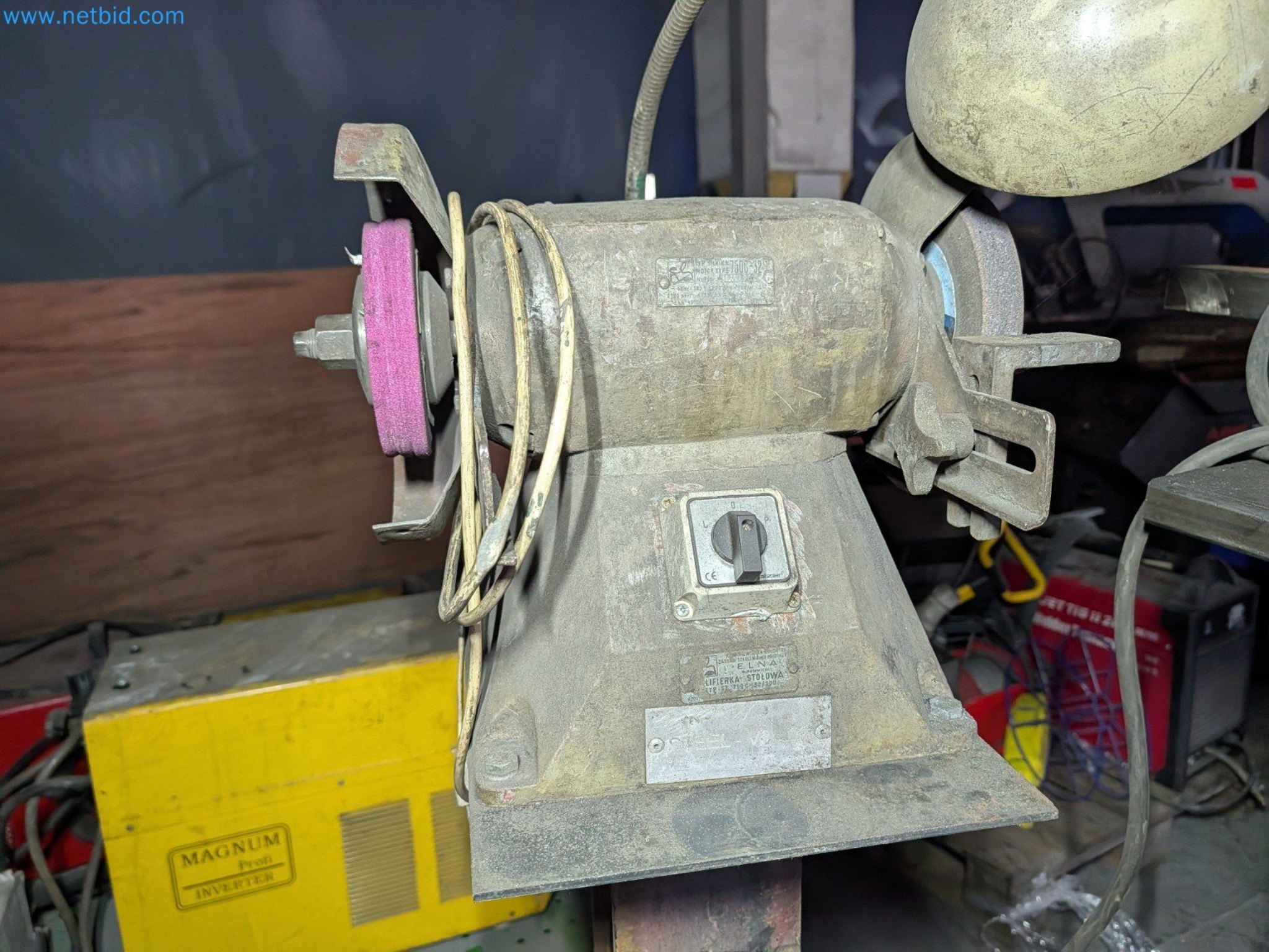 Metalworking machines


-8