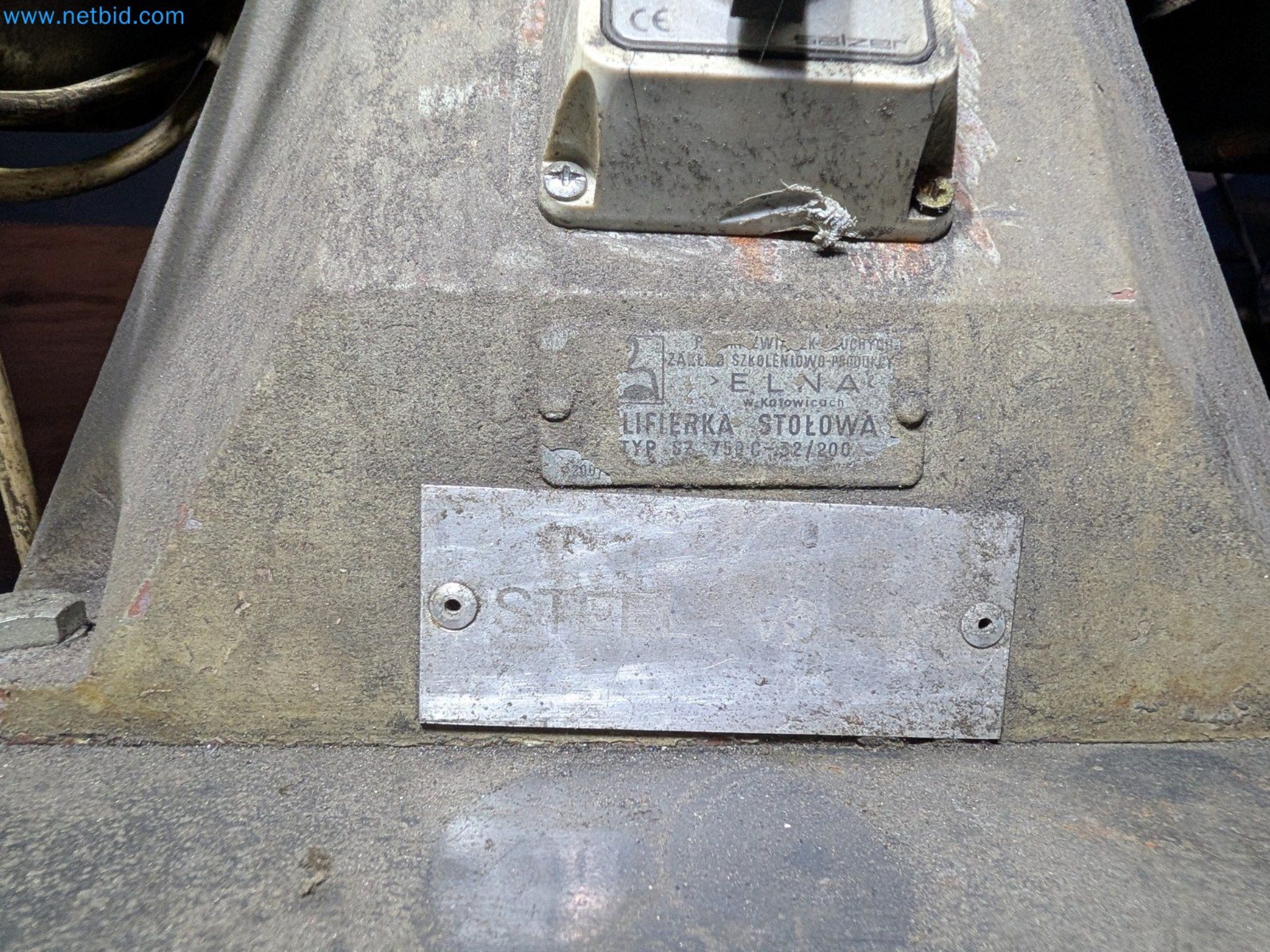 Metalworking machines


-9