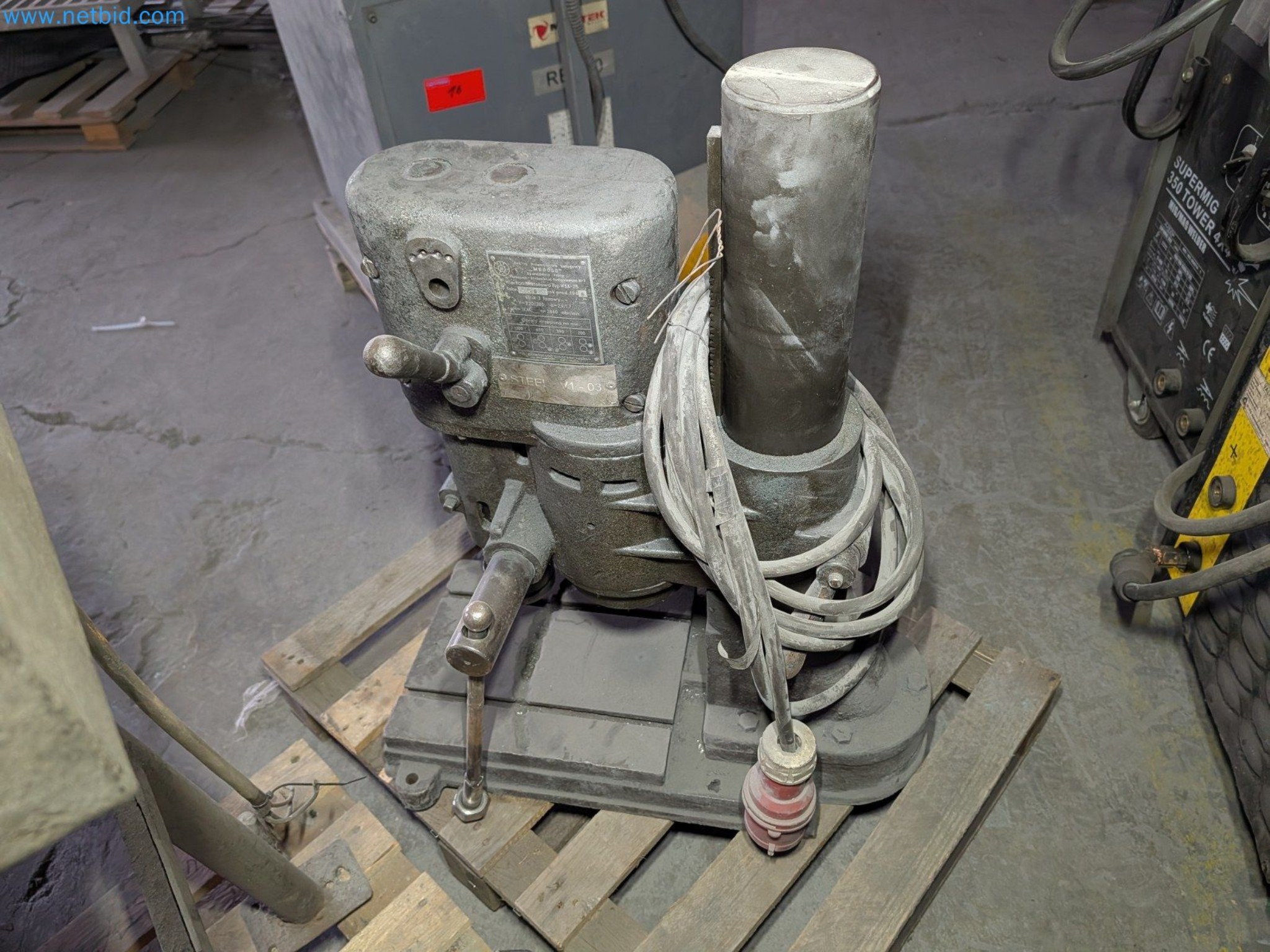 Metalworking machines


-4