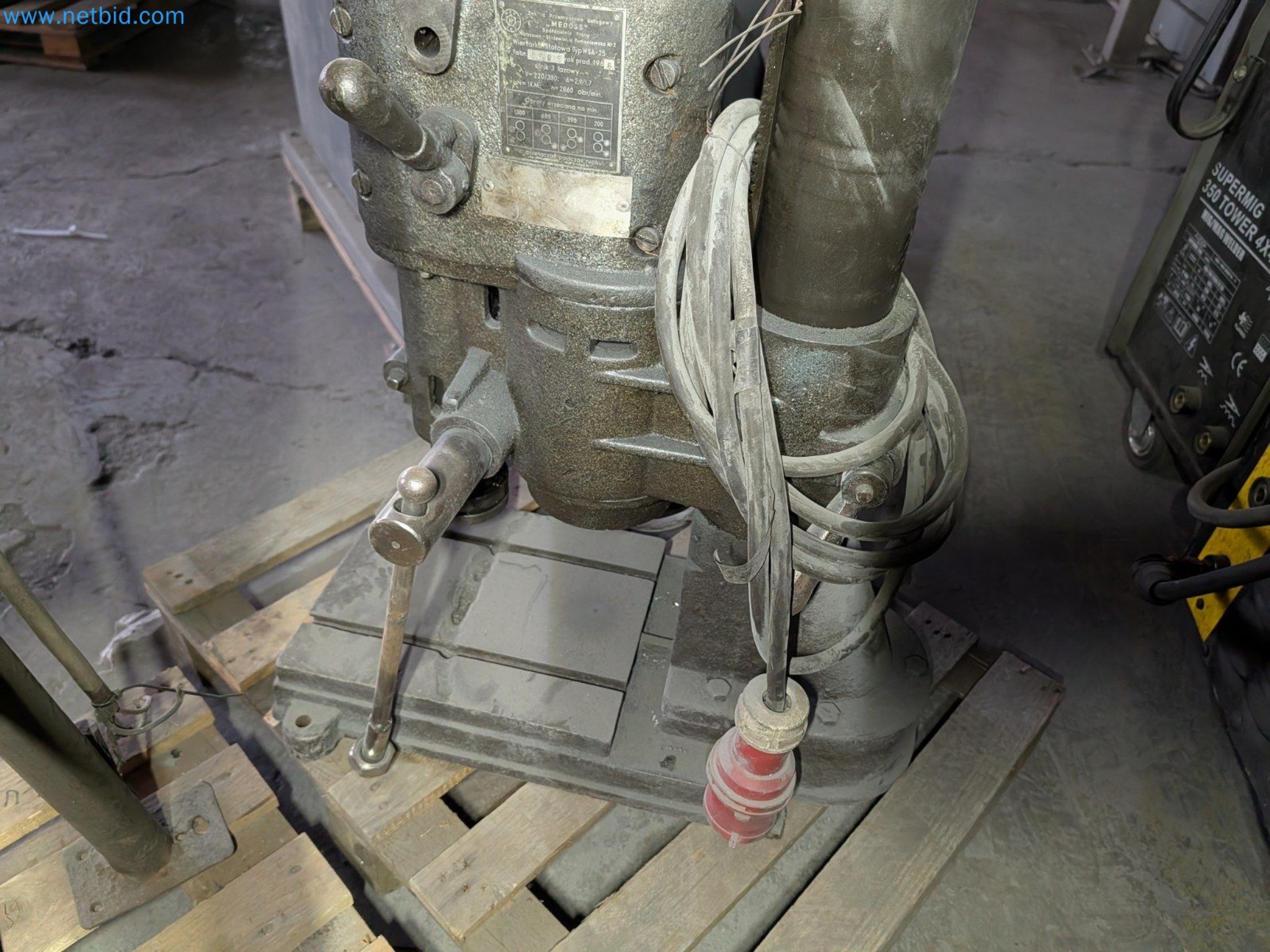 Metalworking machines


-6