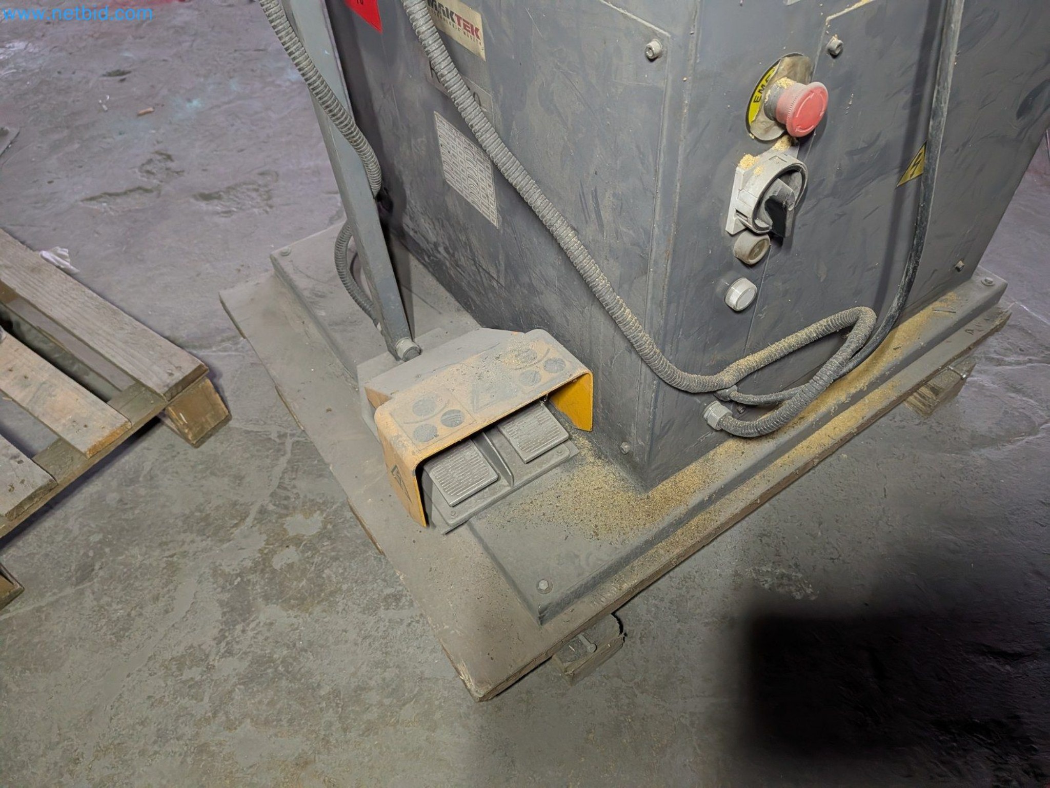Metalworking machines


-7