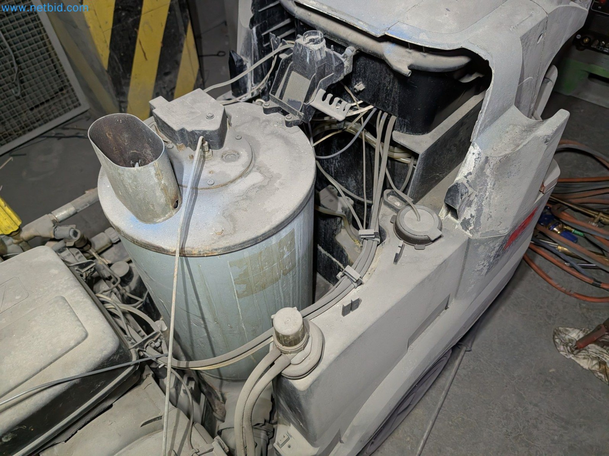 Metalworking machines


-8