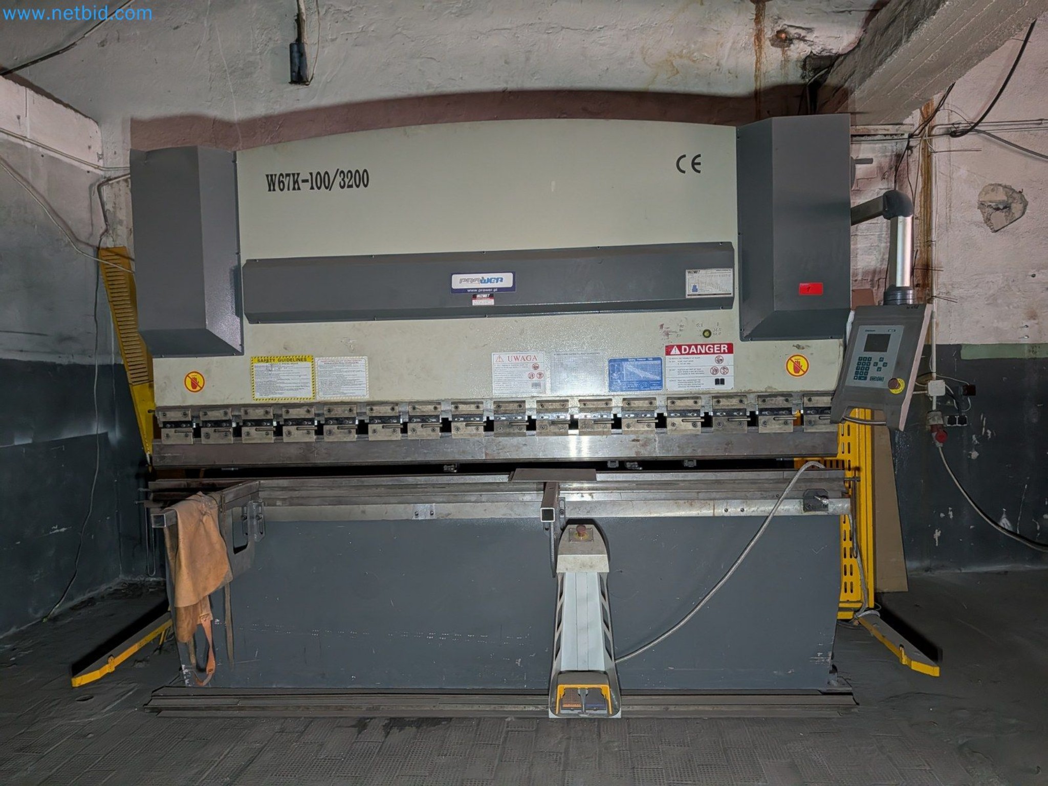 Metallbearbeitungsmaschinen 


-1