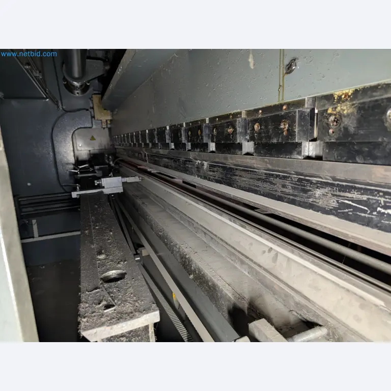 Metalworking machines
-9