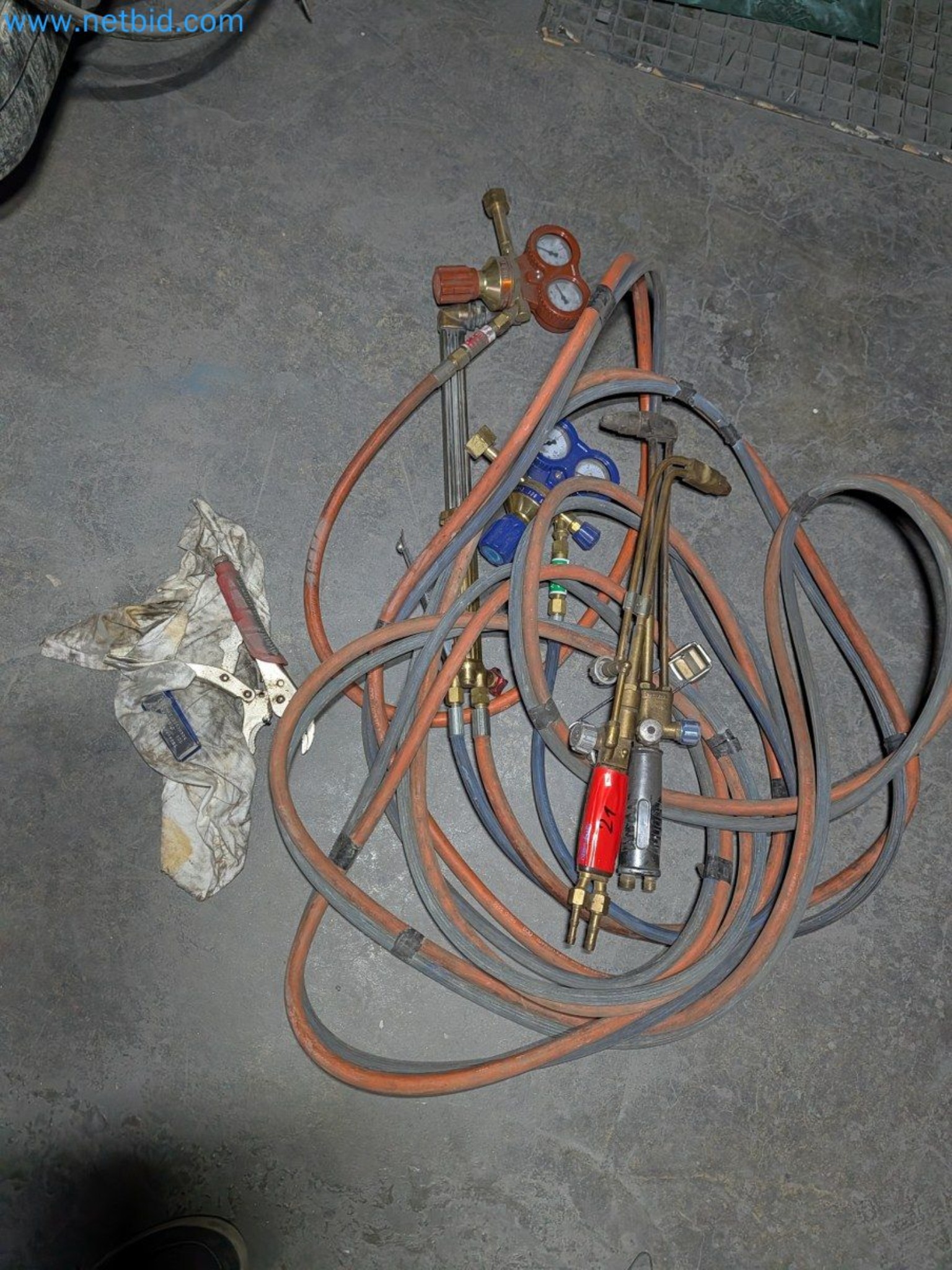 Metallbearbeitungsmaschinen 


-2