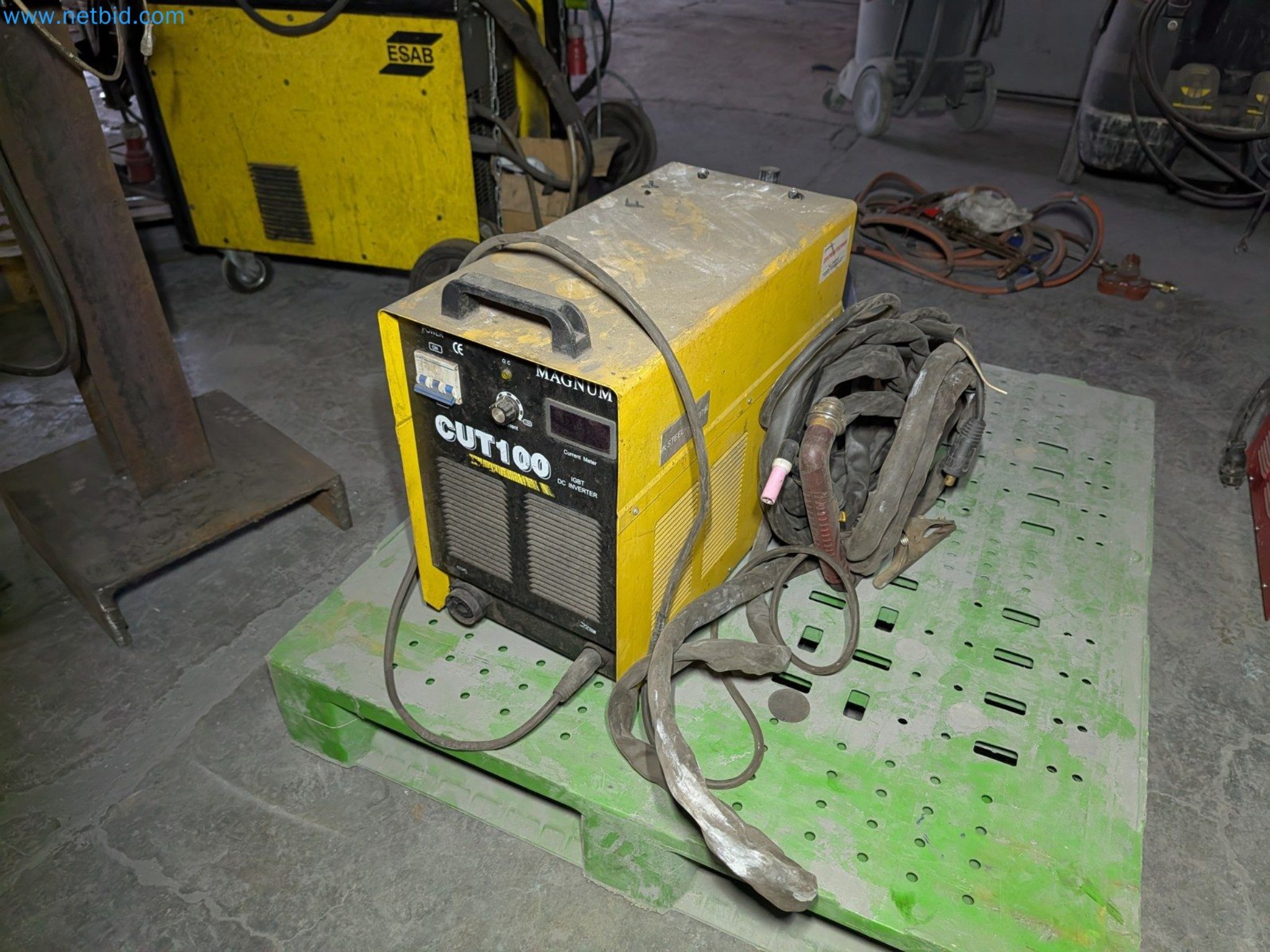 Metallbearbeitungsmaschinen 


-2