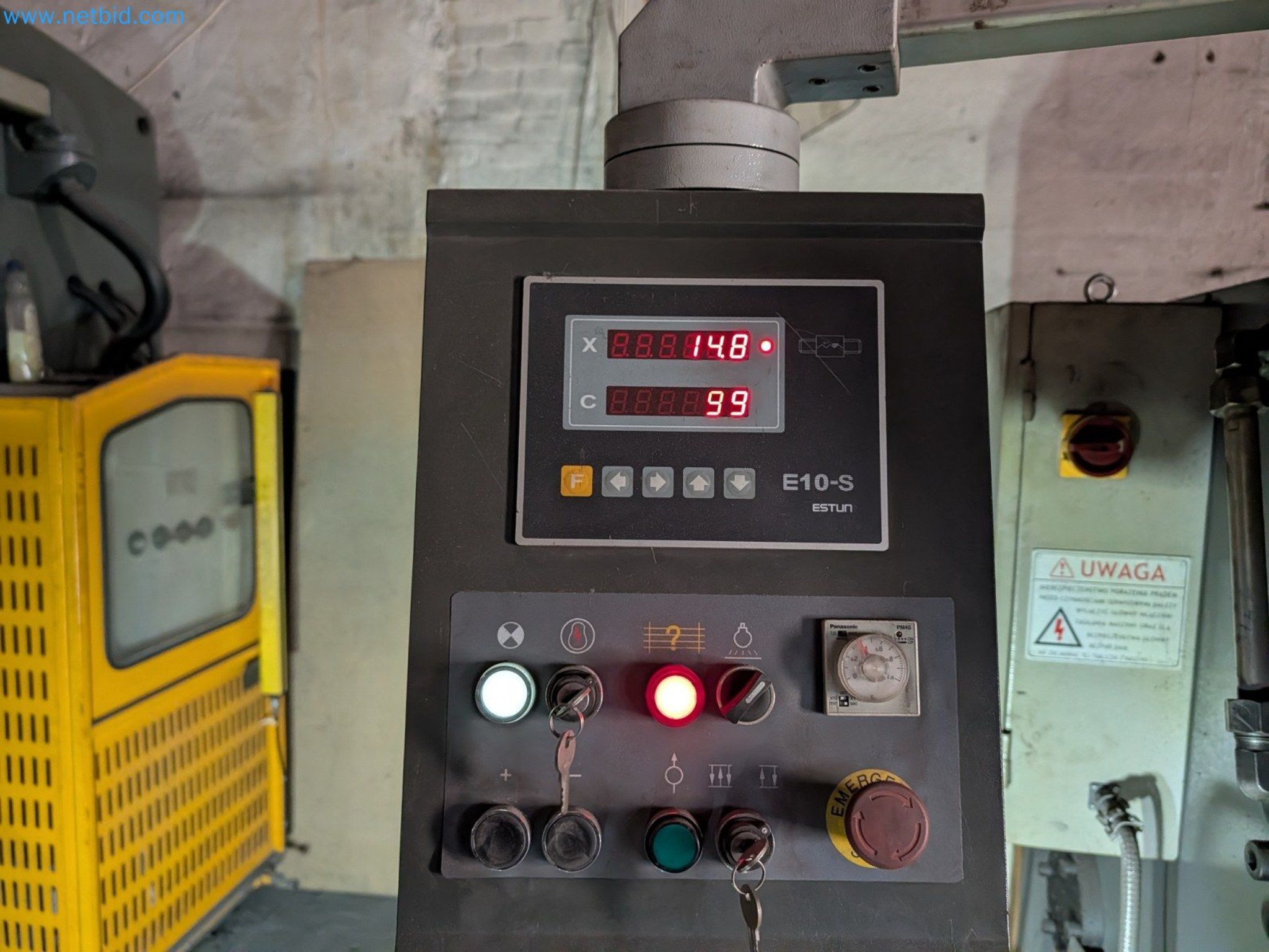 Metalworking machines


-12