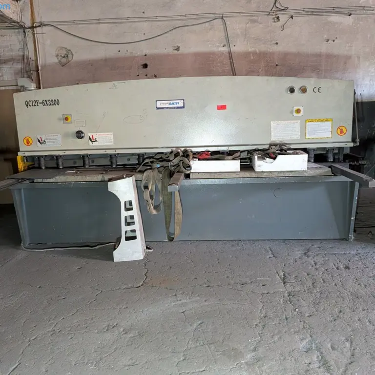 Hydraulic guillotine Prawer QC12Y-6x3200