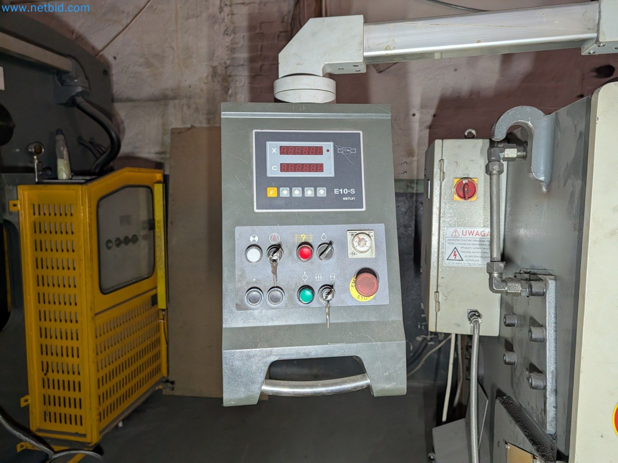 Metalworking machines


-3