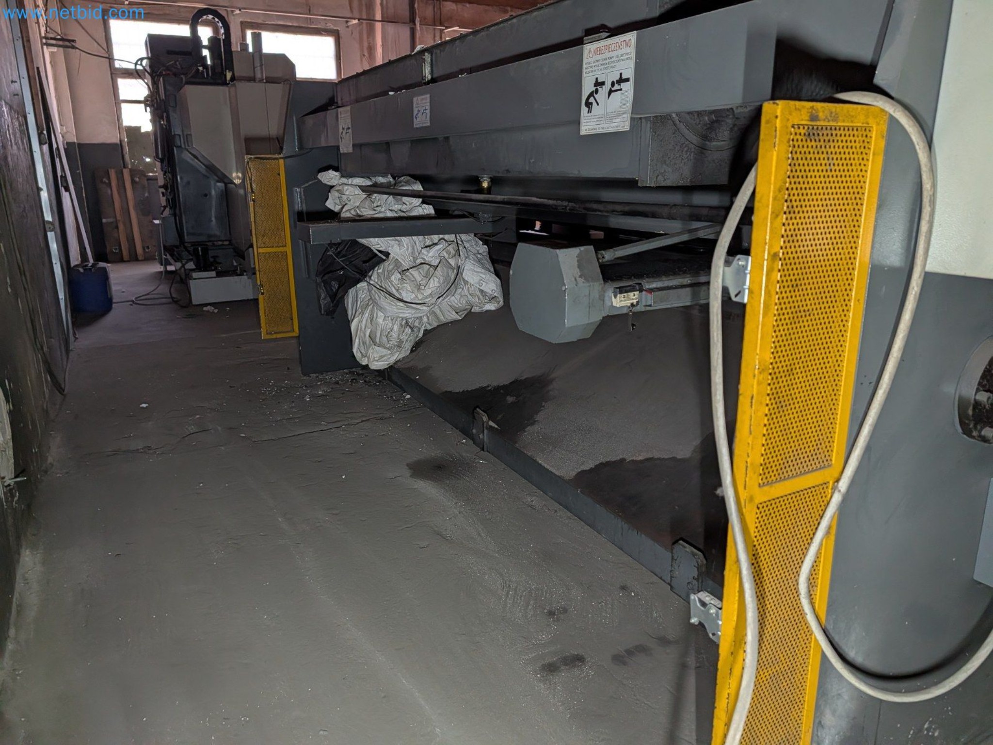 Metalworking machines


-6