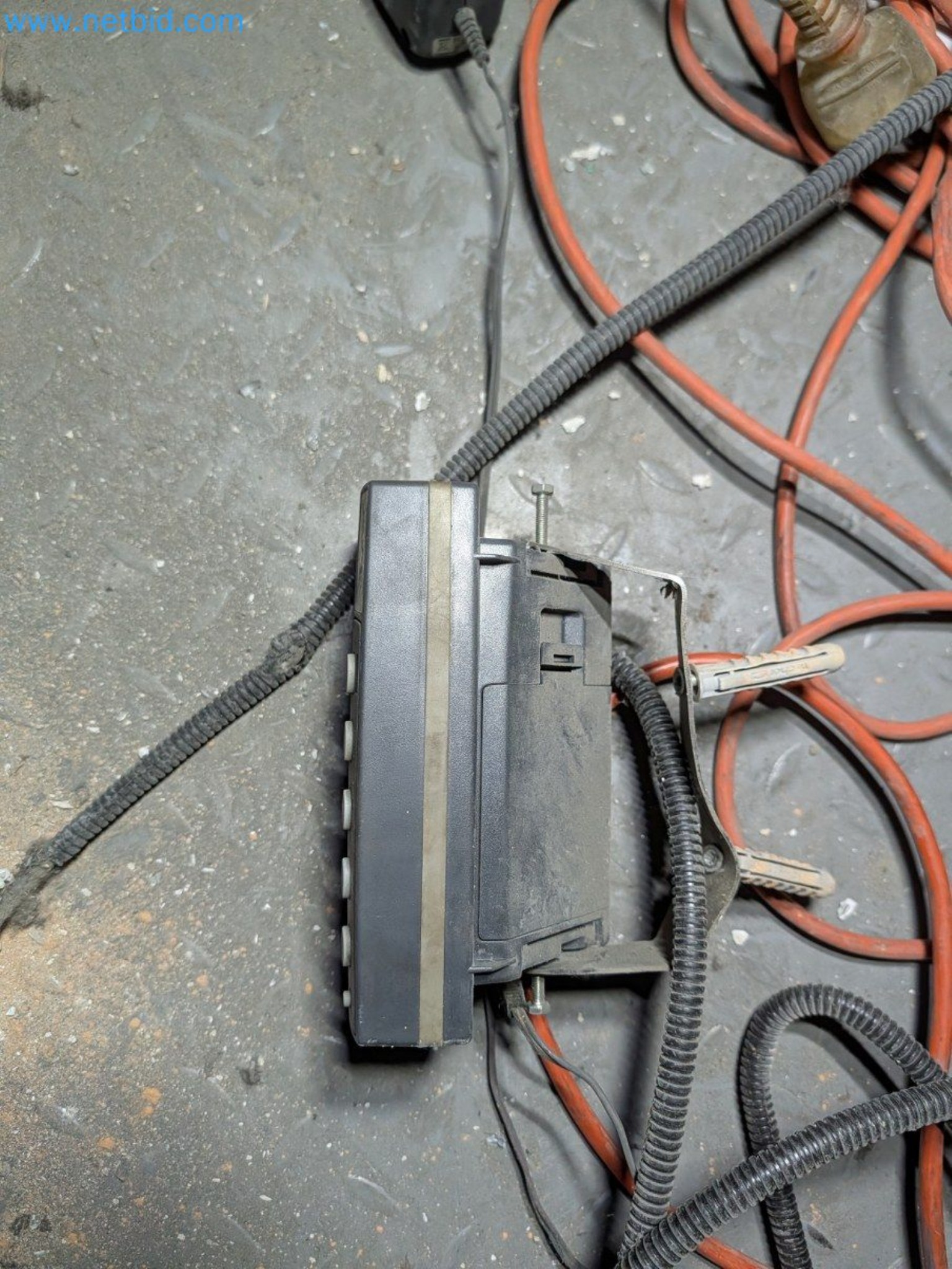 Metalworking machines


-6
