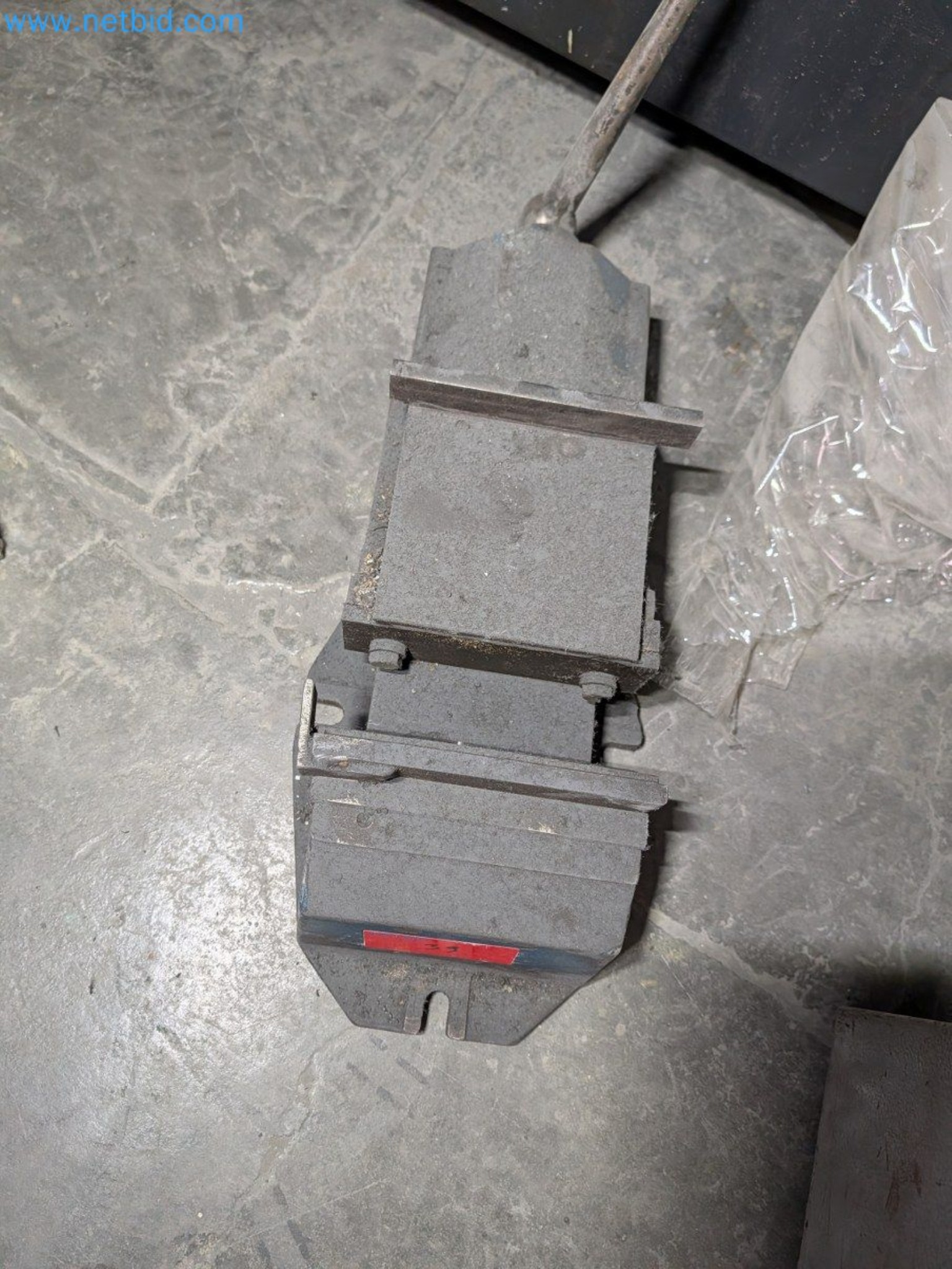 Metalworking machines


-2