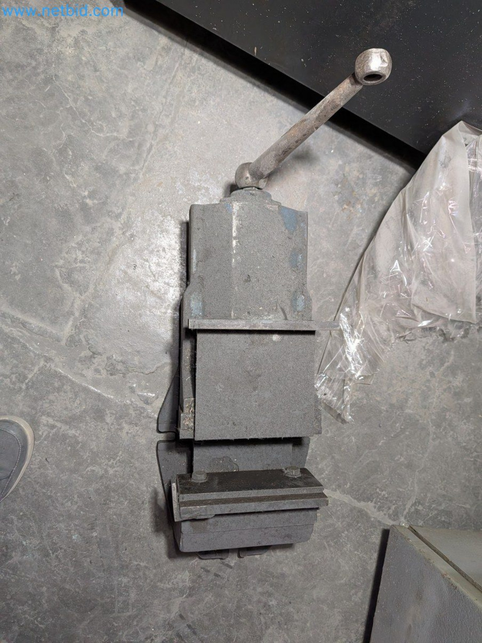 Metalworking machines


-3