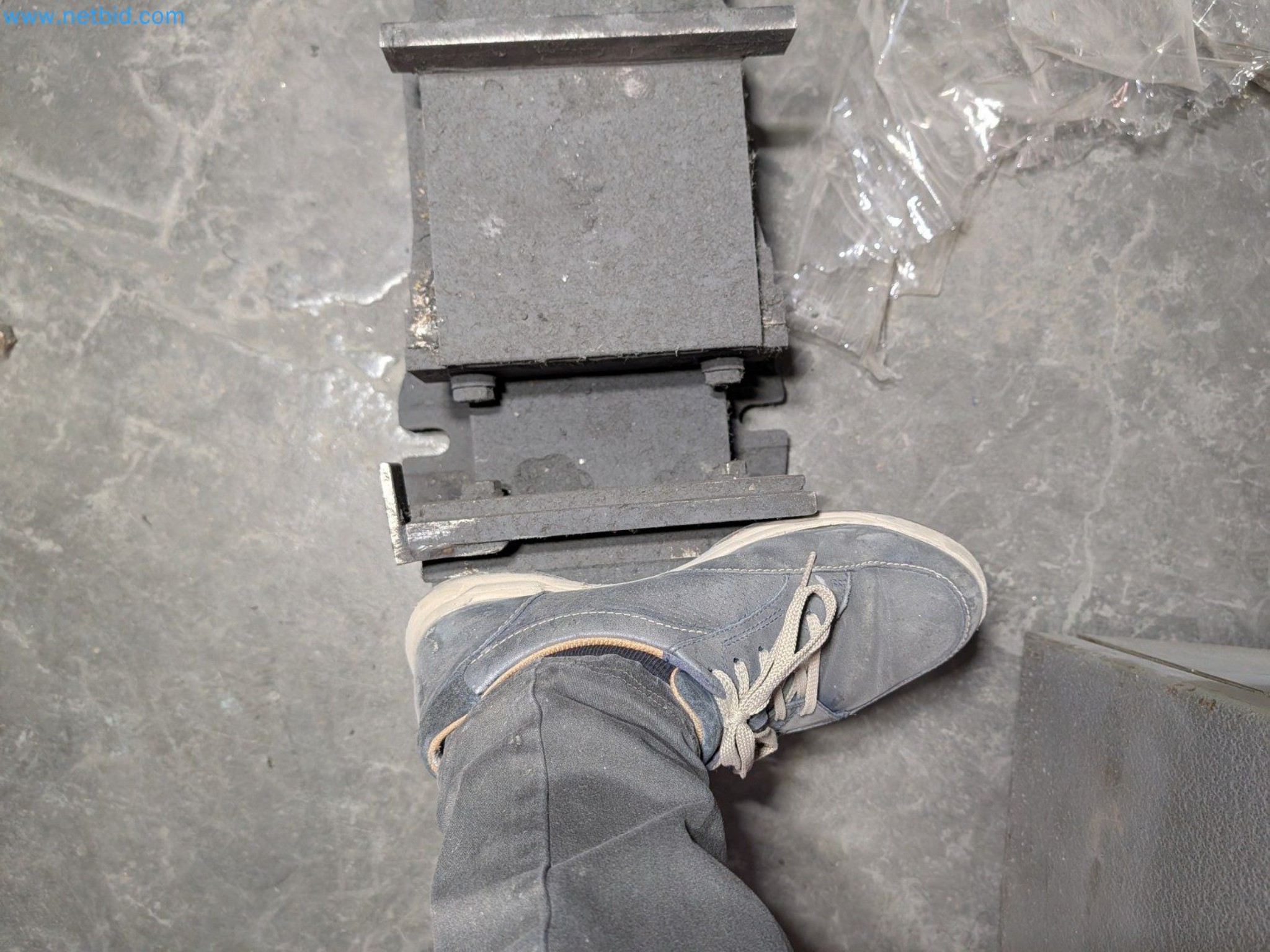 Metalworking machines


-4