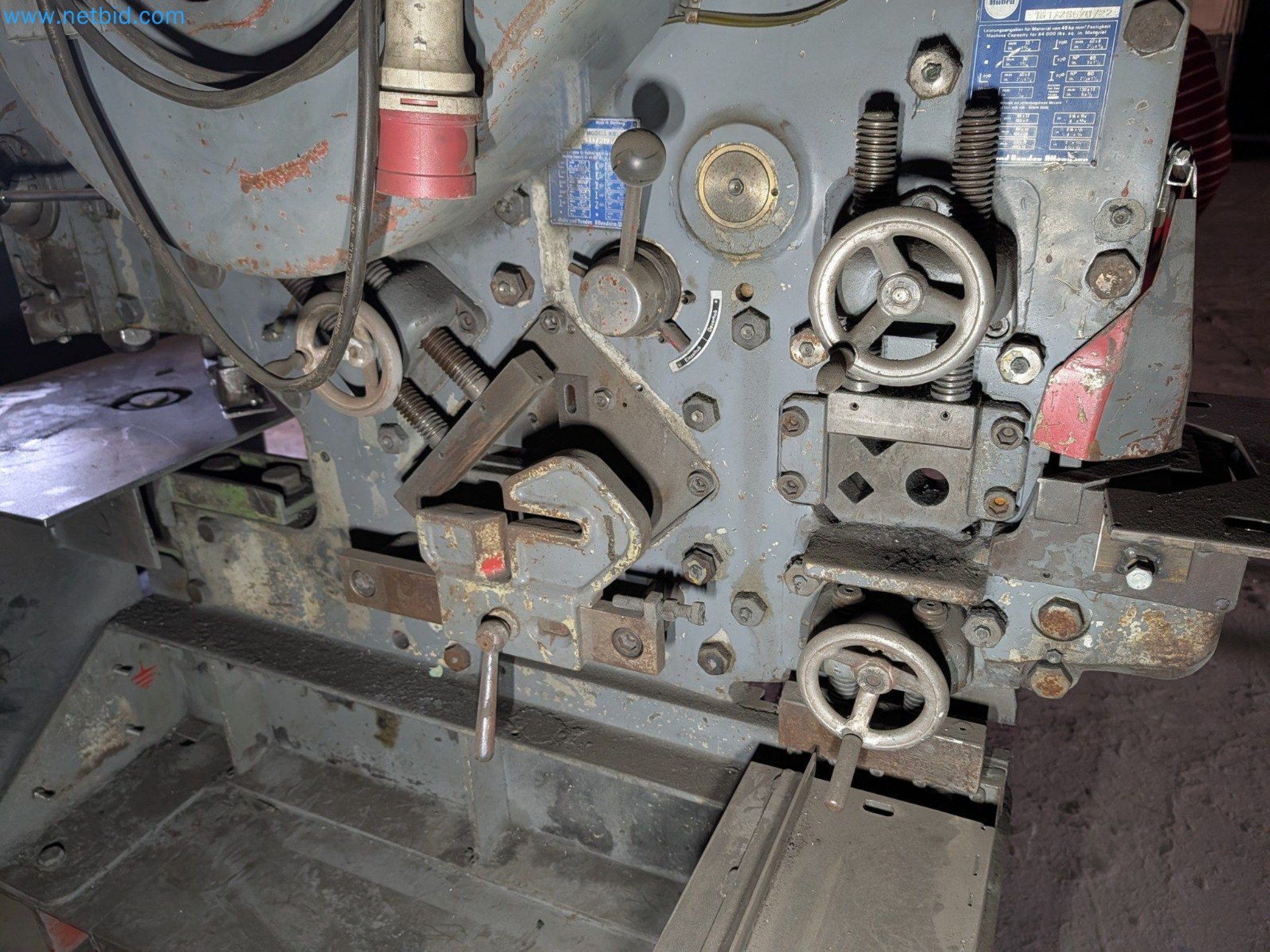 Metalworking machines


-13