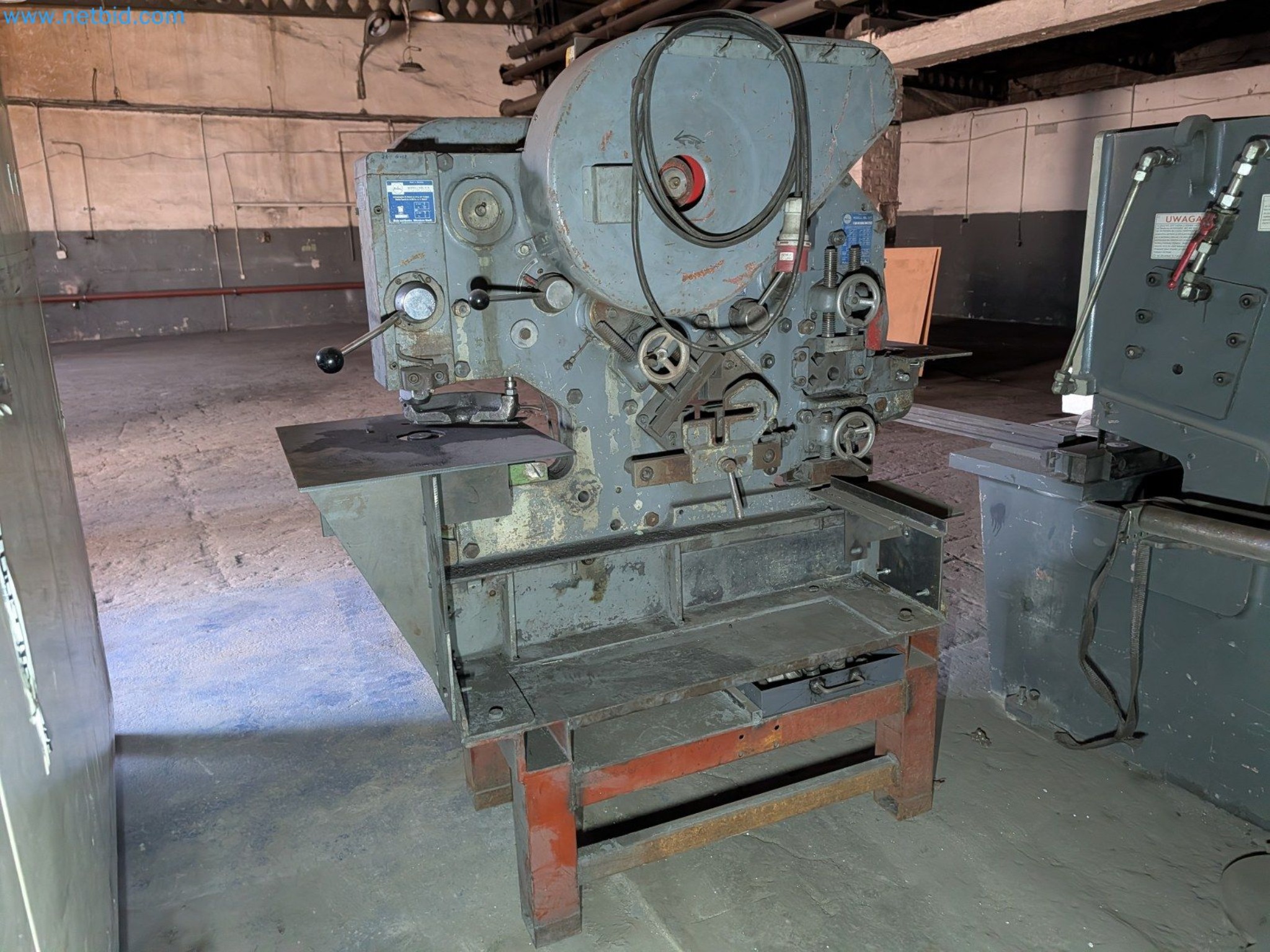 Metalworking machines


-19